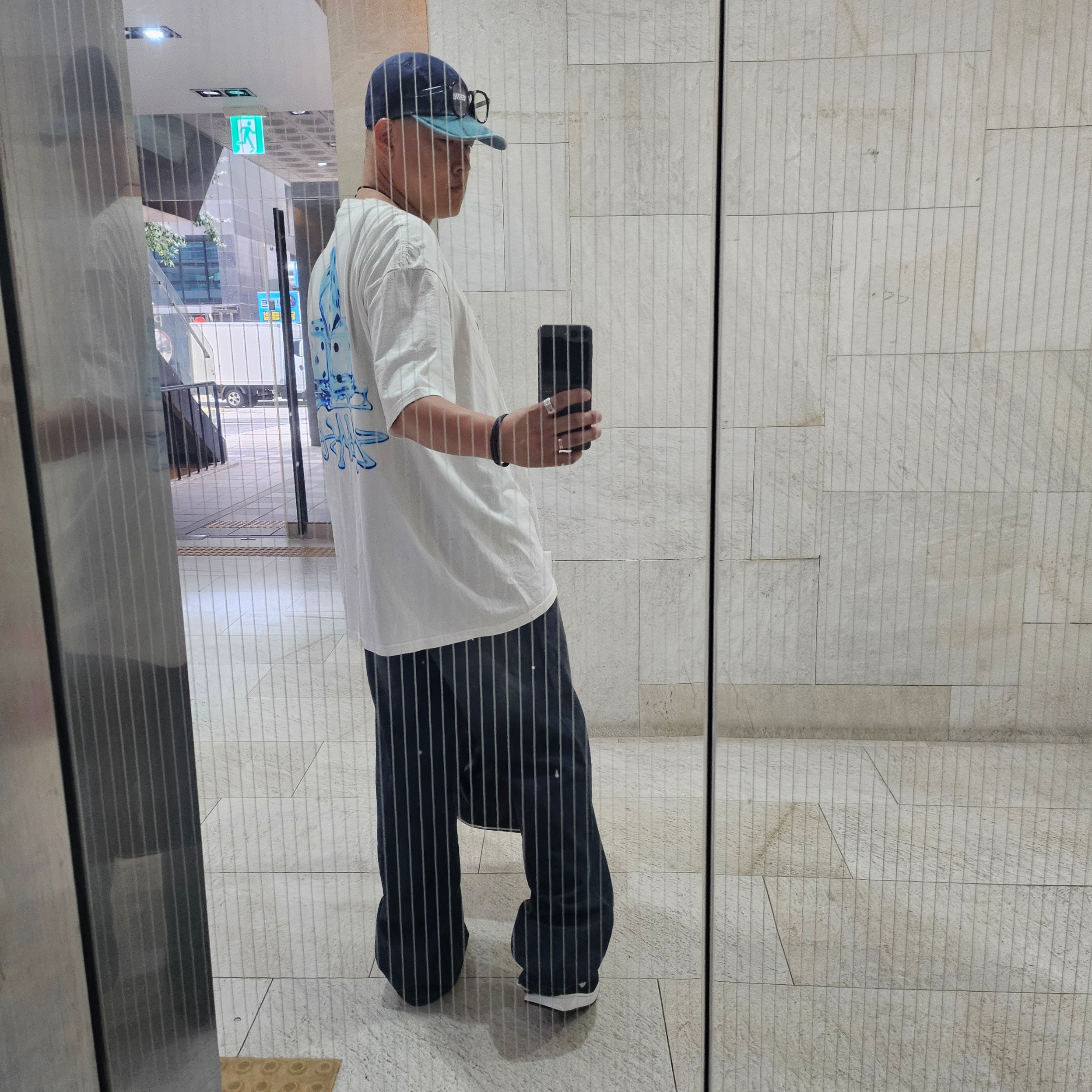 Nike x Stussy Vandal High Black, Stussy Melted T-Shirt White 착용 스타일 - 2