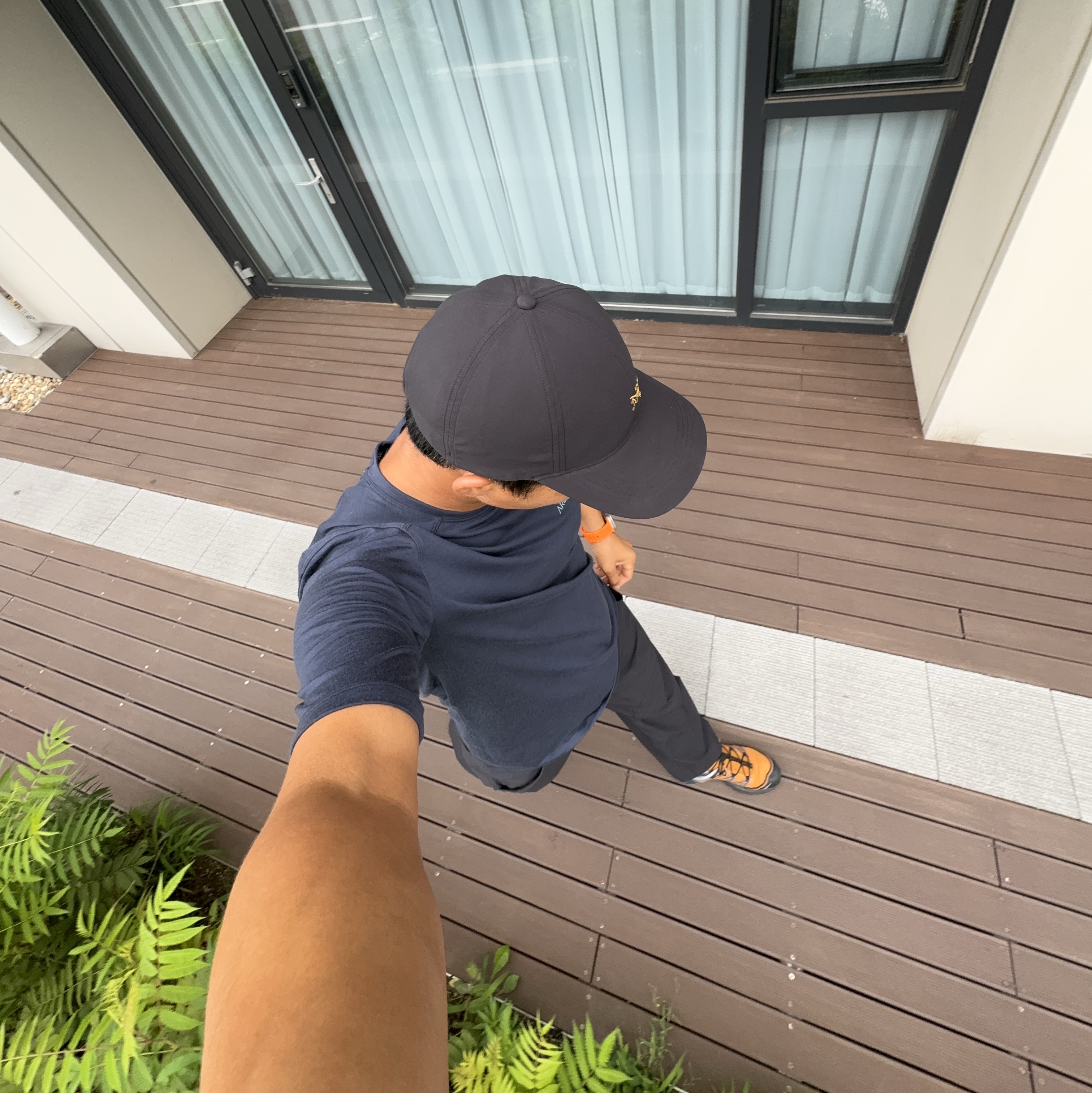 Salomon XT-6 Expanse 75th Anniversary Golden Oak Acorn, Arc'teryx Cronin Pants Black 착용 스타일