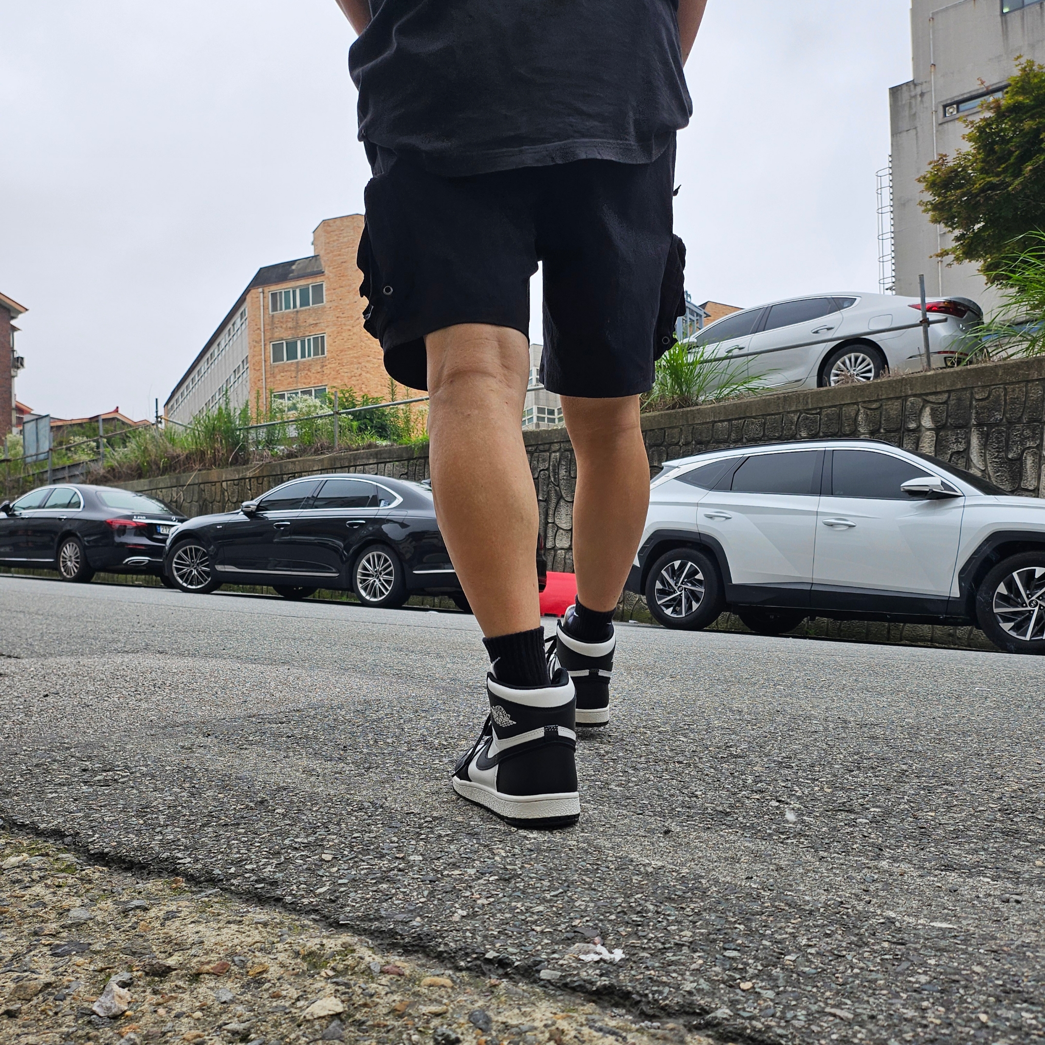 Jordan 1 High 85 Black White, Nike ACG Cargo Shorts Black - Asia 착용 스타일 - 4
