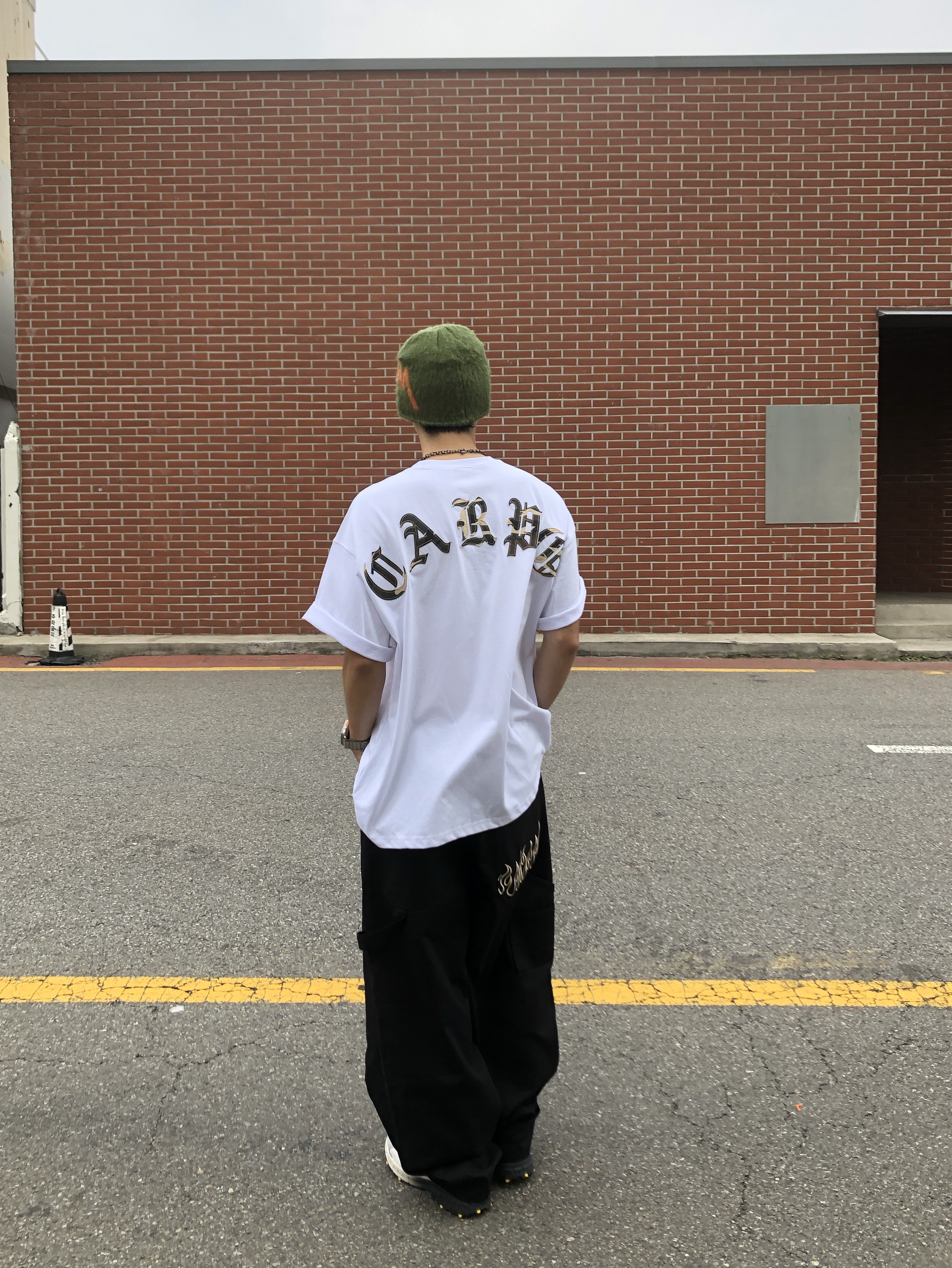 Stussy Brushed Out Stock Skullcap Beanie Olive 착용 스타일 - 1