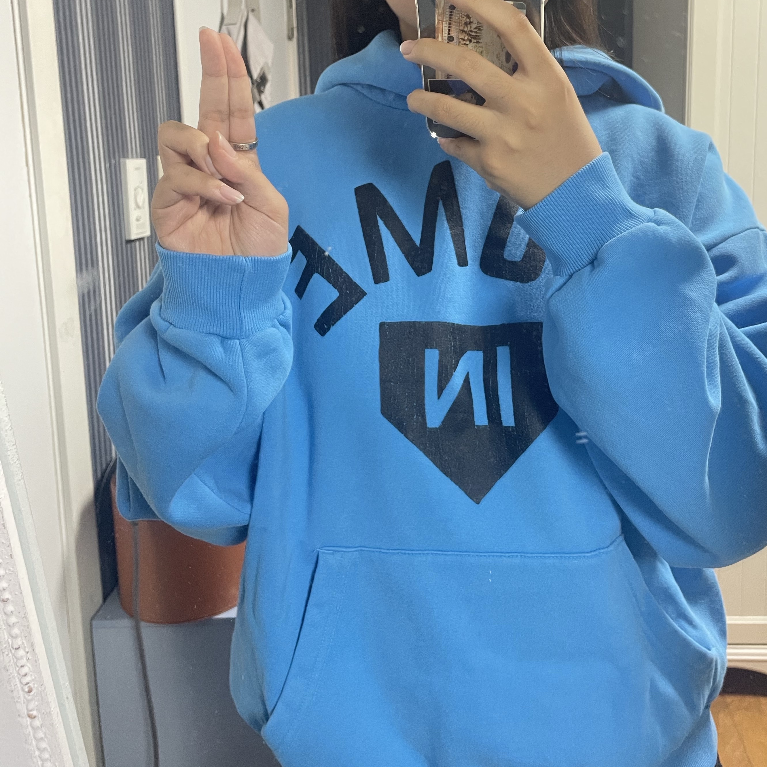 BDNS x Collect Pieces Home In Hoodie Skyblue 착용 스타일