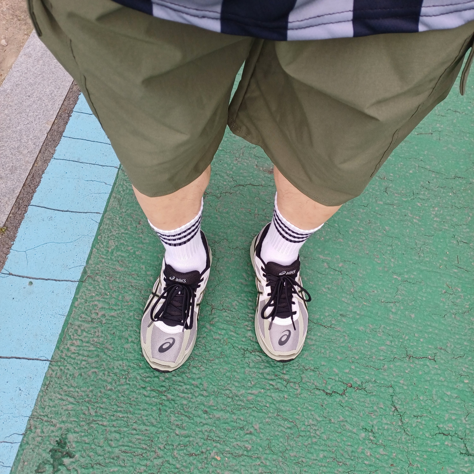 Asics Jog 100 S Sheet Rock - 2E Wide 착용 스타일 - 2