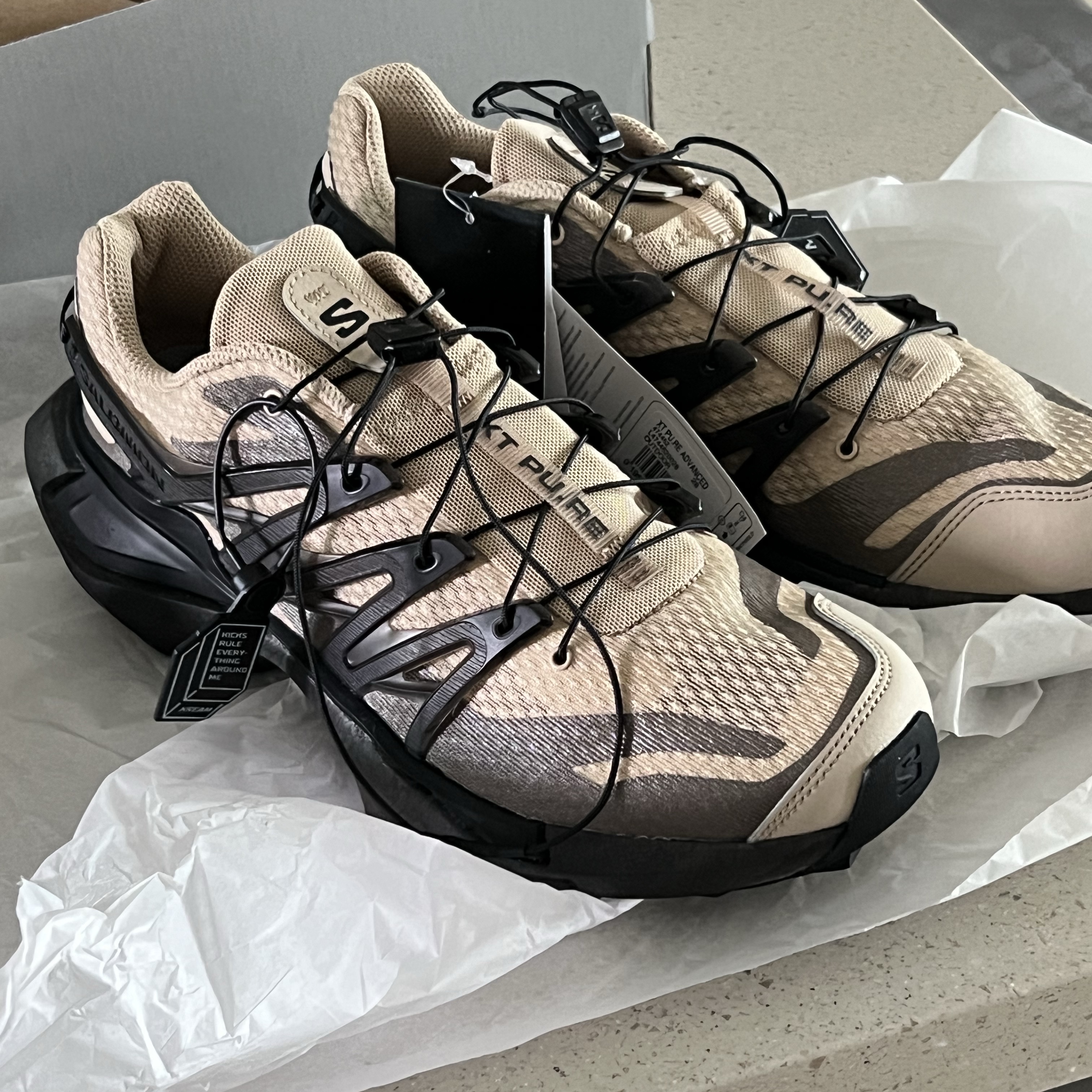 Salomon XT PU.RE ADV White Pepper Black Falcon 착용 스타일 - 1