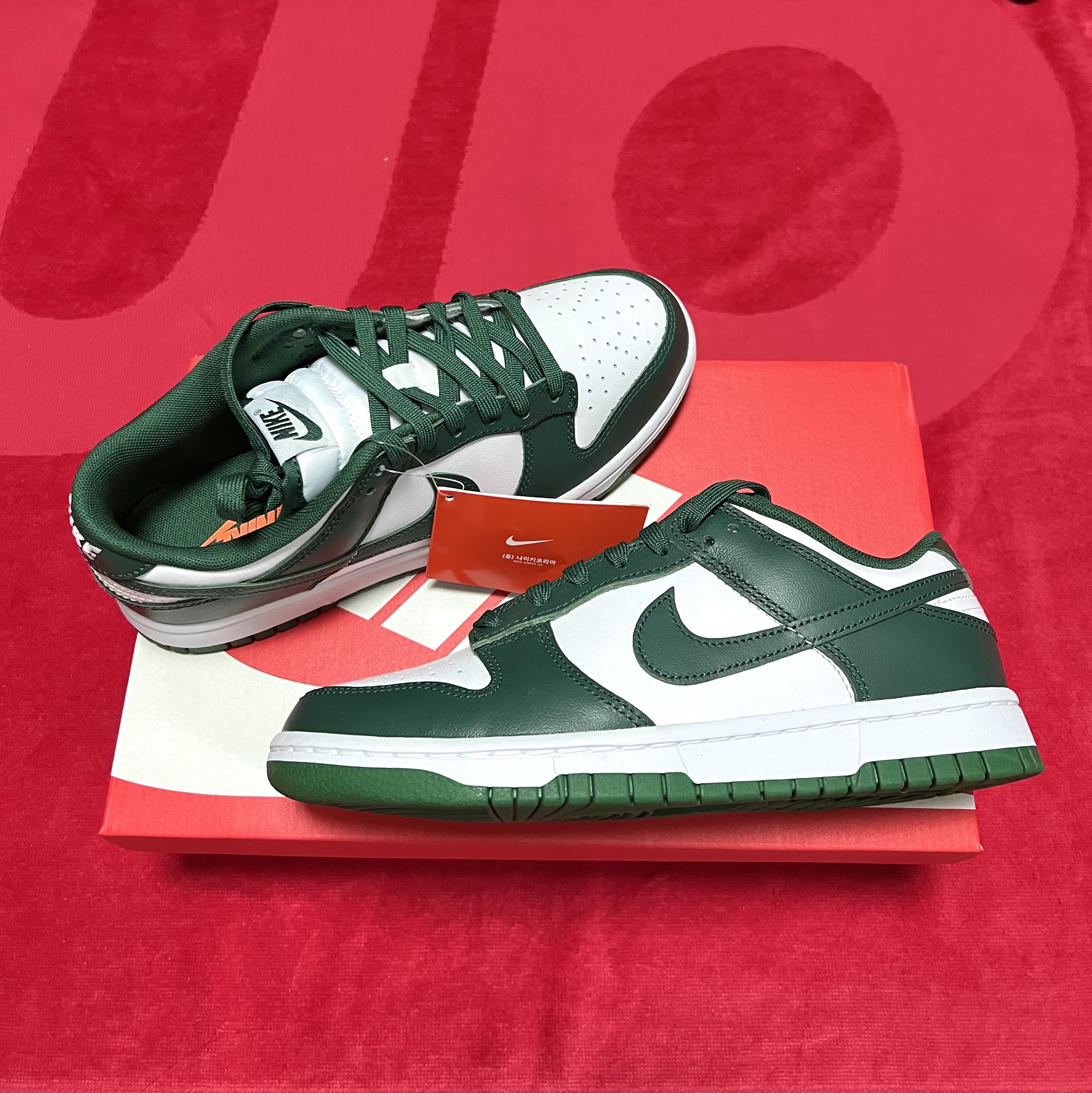 Nike Dunk Low Retro Varsity Green 착용 스타일