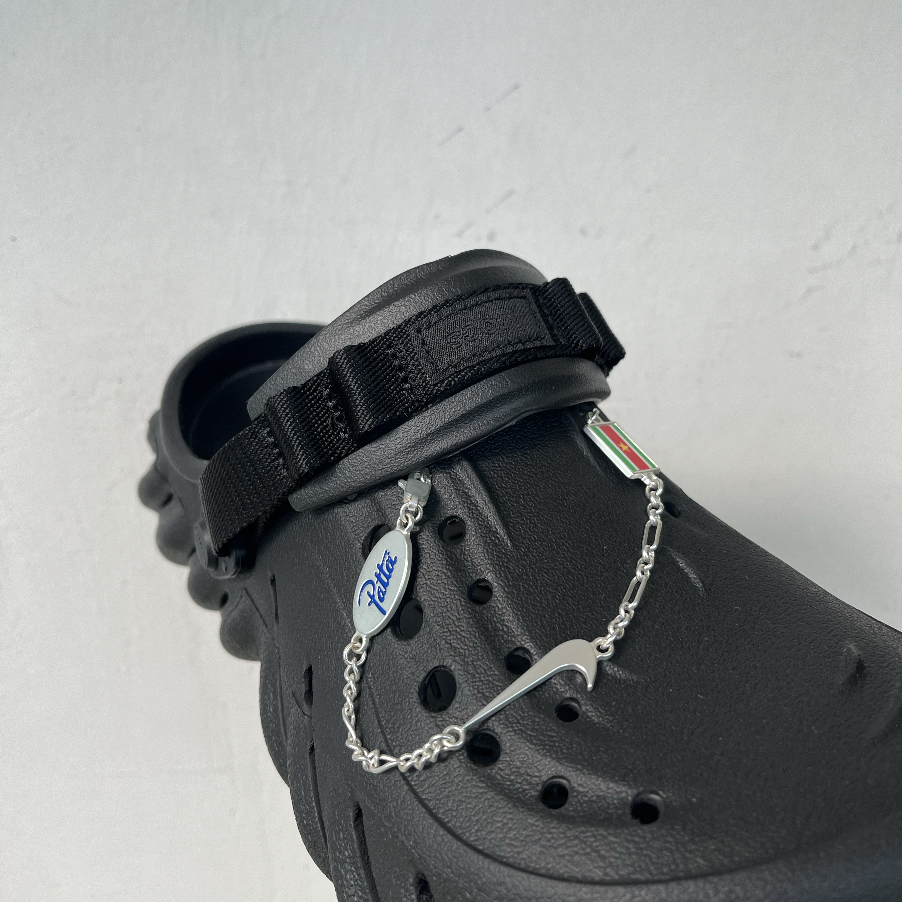 Crocs Echo Clog Black 착용 스타일
