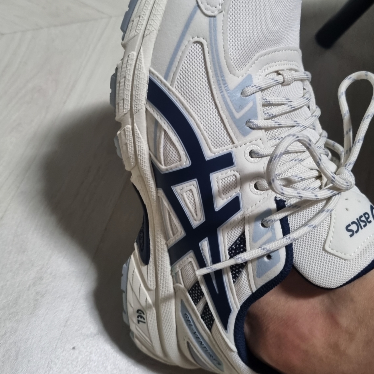 Asics Gel-Venture 6 SPS Birch French Blue 착용 스타일
