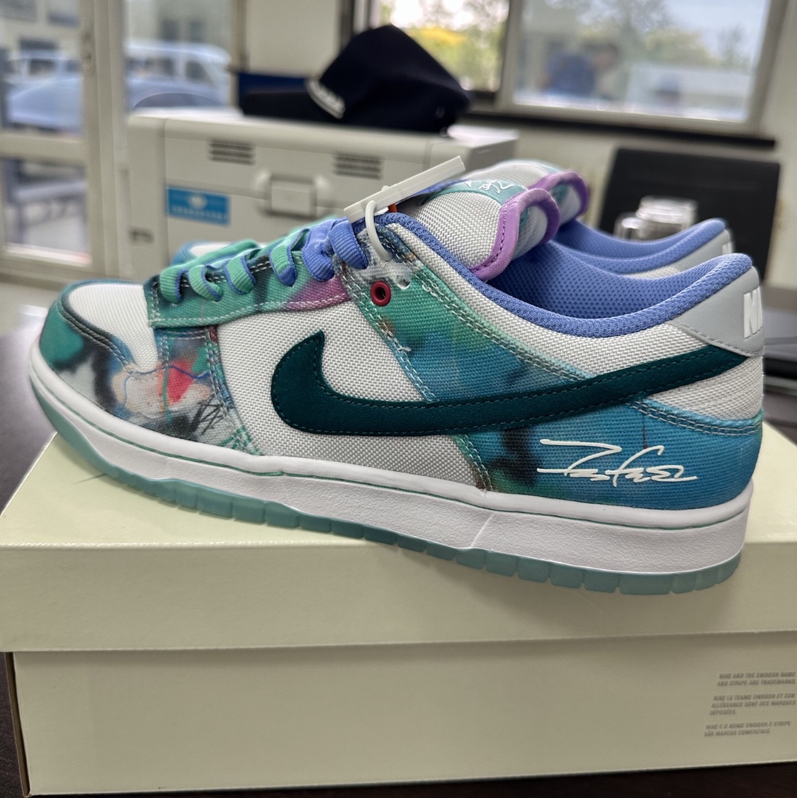 Nike x Futura Laboratories SB Dunk Low OG QS White and Geode Teal 착용 스타일 - 2