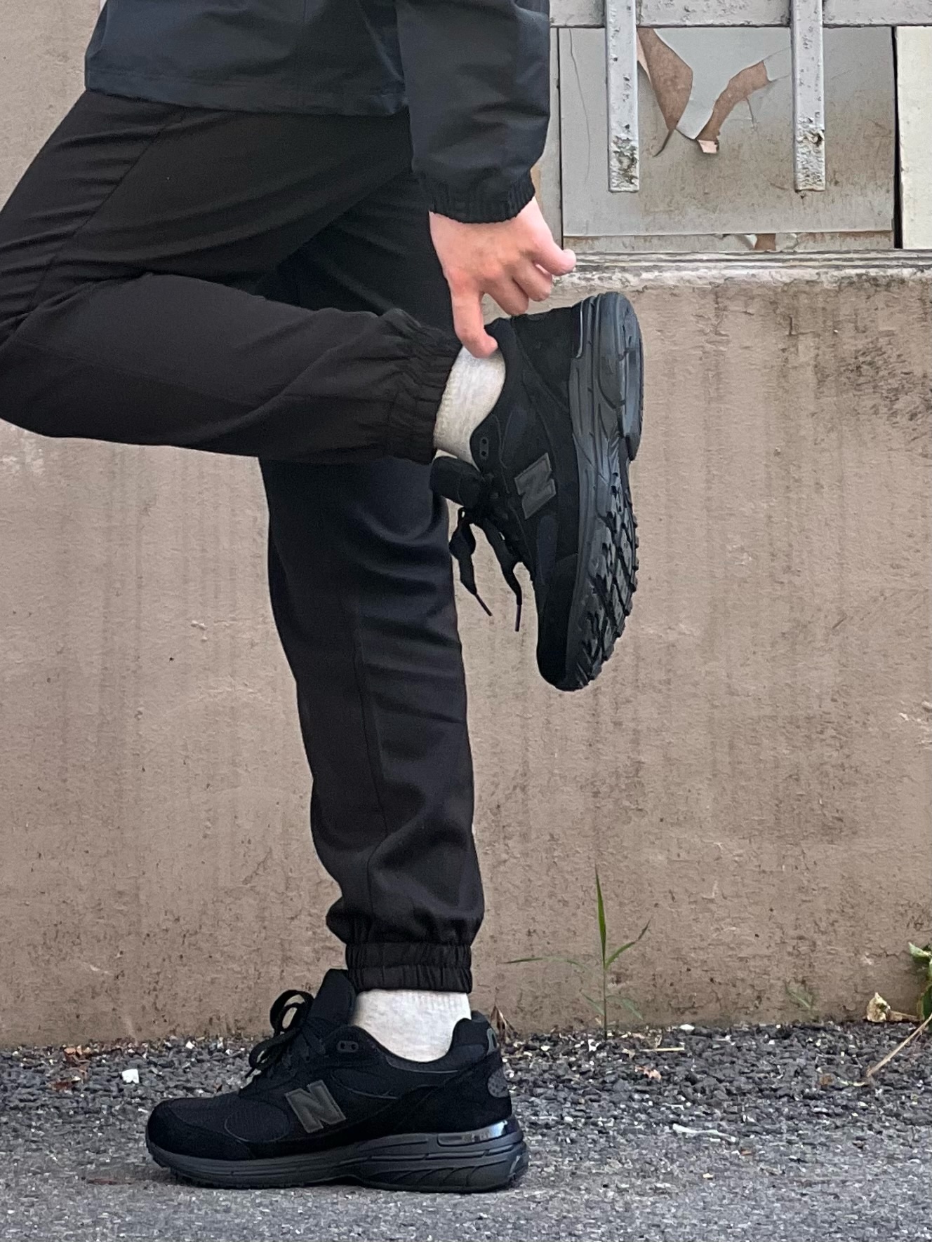 New Balance 993 Made in USA Triple Black - D Standard 착용 스타일 - 3