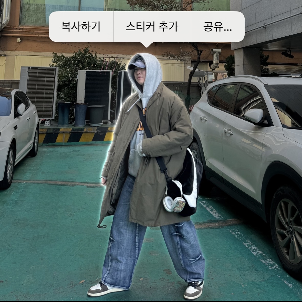 Jordan 1 x Travis Scott Retro High OG SP Mocha 착용 스타일 - 2