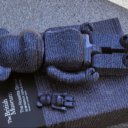 Bearbrick x The British Museum The Rosetta Stone 100% & 400% Set 착용 스타일 - 2