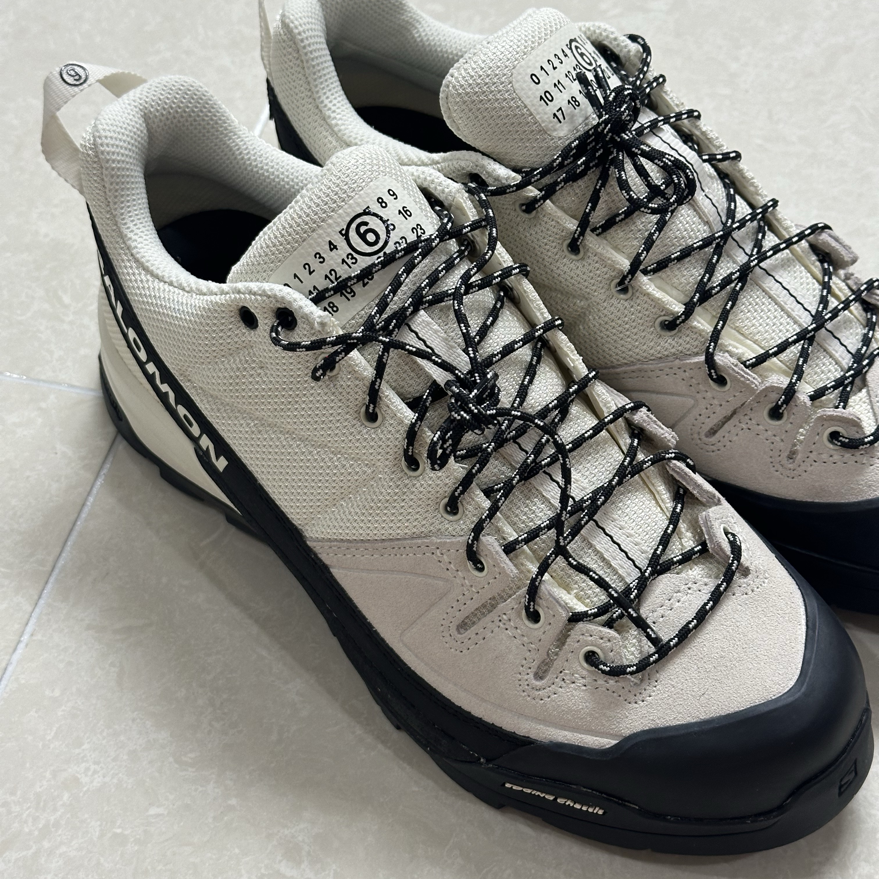 Salomon x MM6 Maison Margiela X-ALP White 착용 스타일 - 2