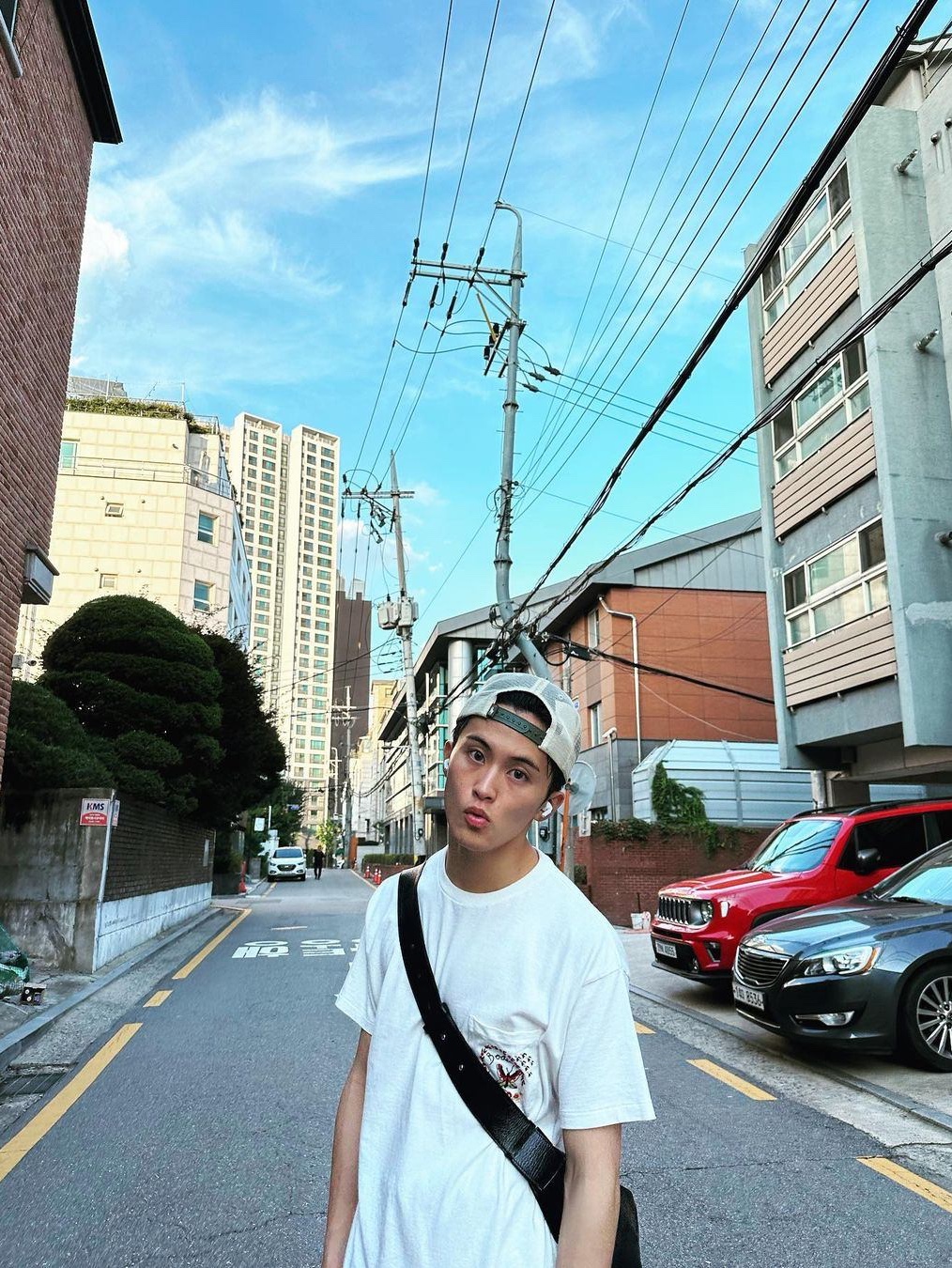 Supreme Washed Chino Twill Camp Cap Black, Supreme 2-Tone S Logo 6-Panel Black - 24SS 착용 스타일 - 5