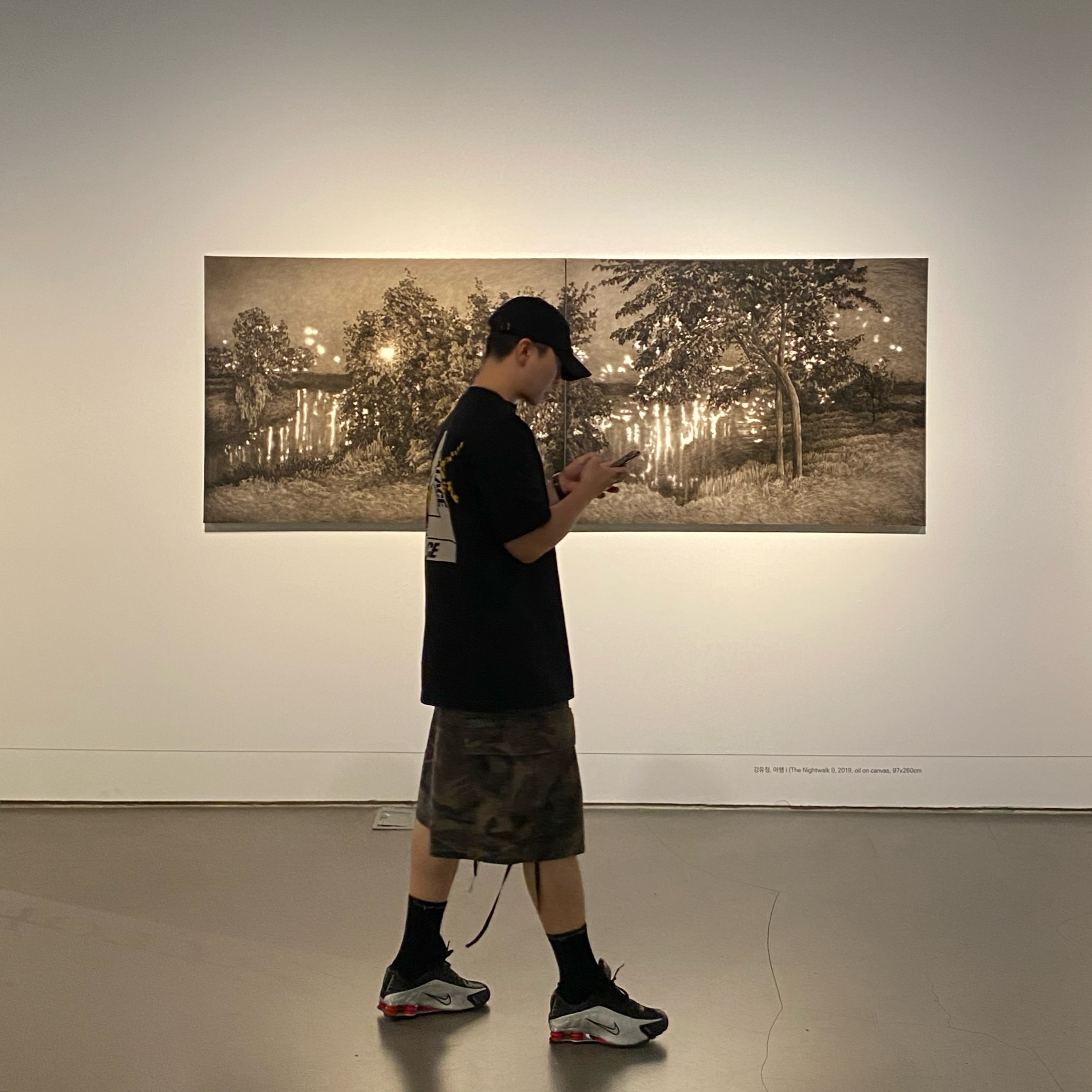 Palace Korea Tri-Ferg T-Shirt Black - 24SS, Nike Shox R4 Black and Metallic Silver 착용 스타일 - 3