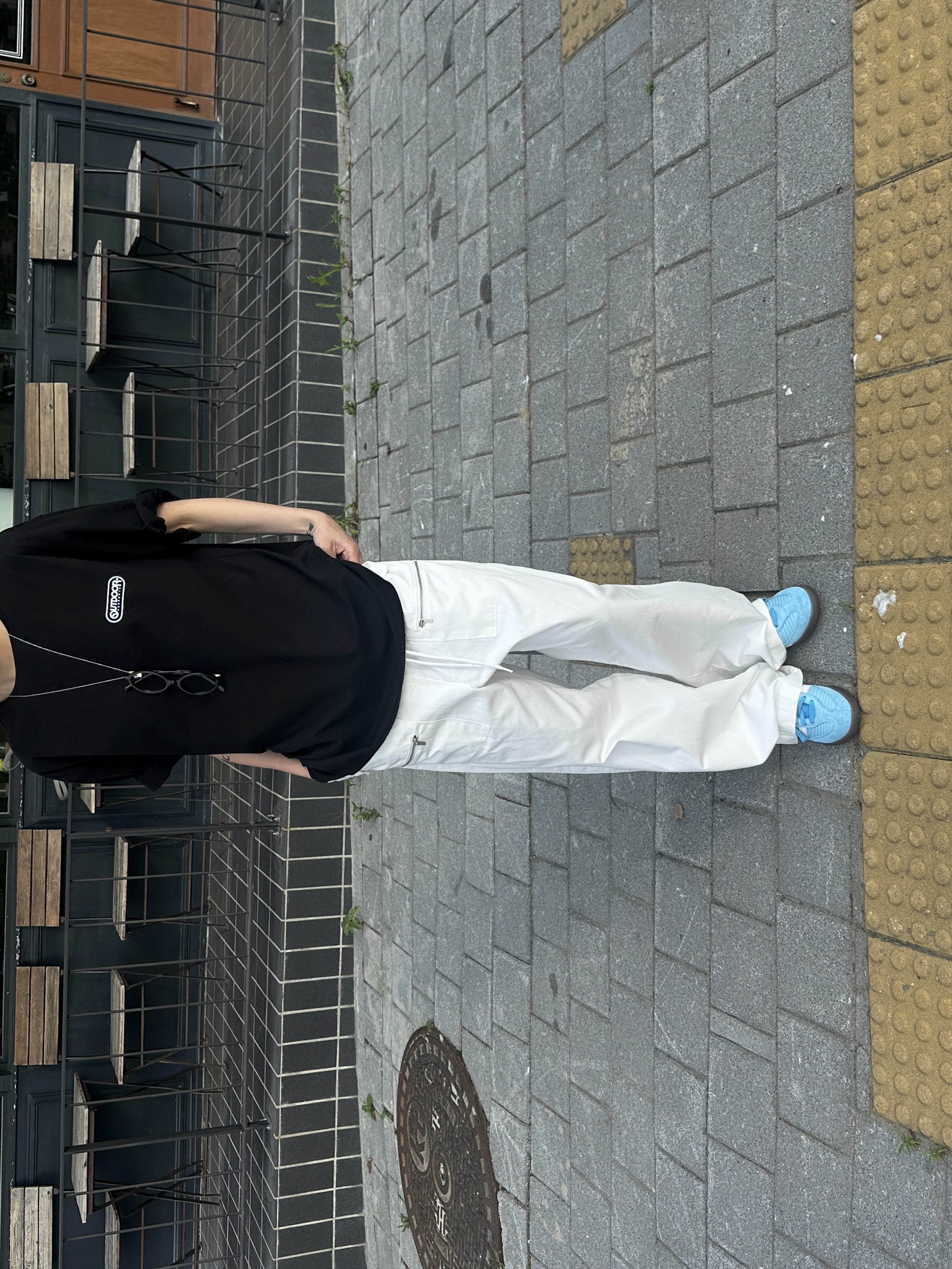 Adidas x NTS Radio Samba Millennium Cloud White Gum, [예약배송] Heeari Aurora Shirring Bag Black 착용 스타일 - 3