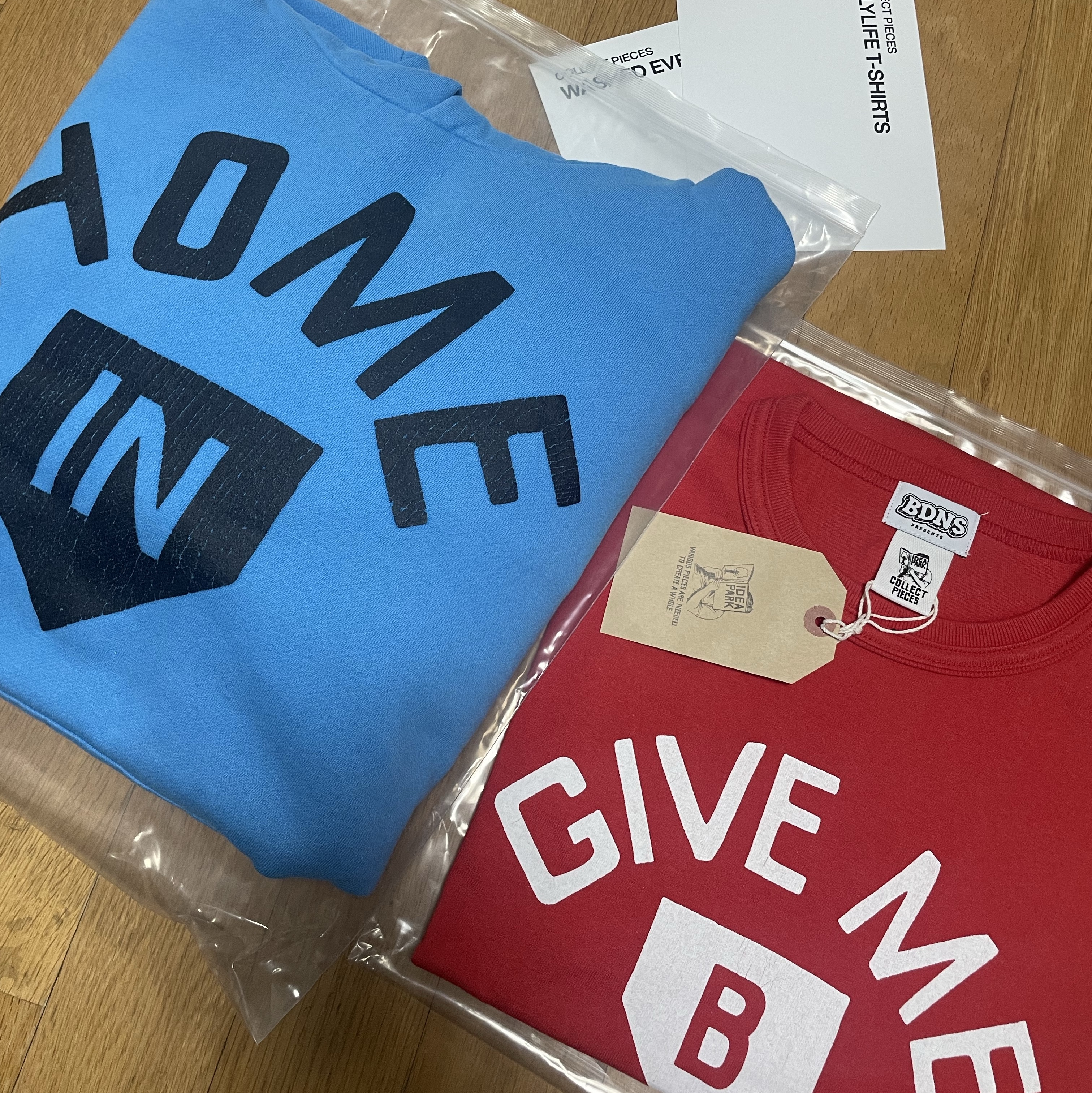 BDNS x Collect Pieces Give Me Five T-Shirt Red, BDNS x Collect Pieces Home In Hoodie Skyblue 착용 스타일