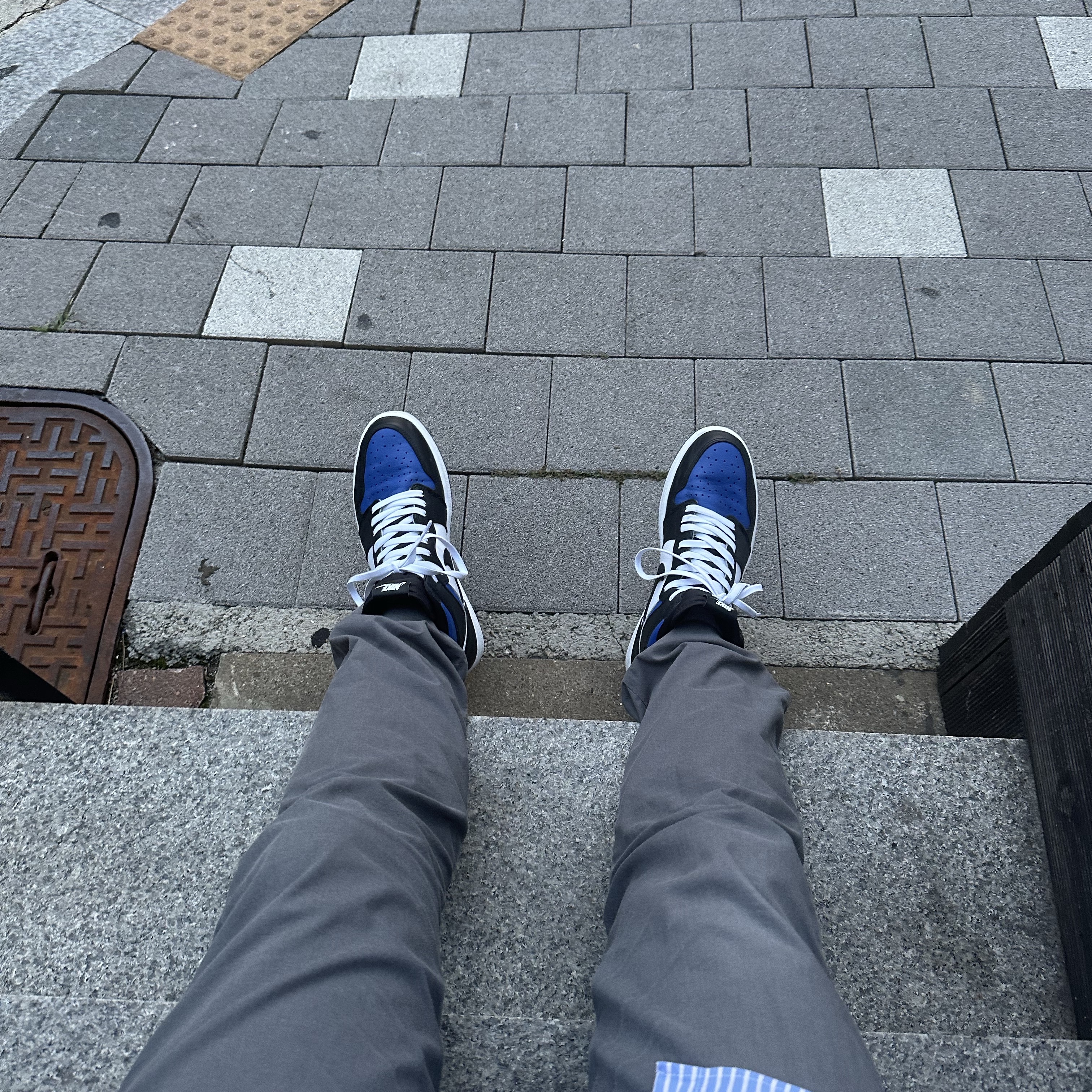Jordan 1 Retro High OG Royal Toe 착용 스타일 - 1
