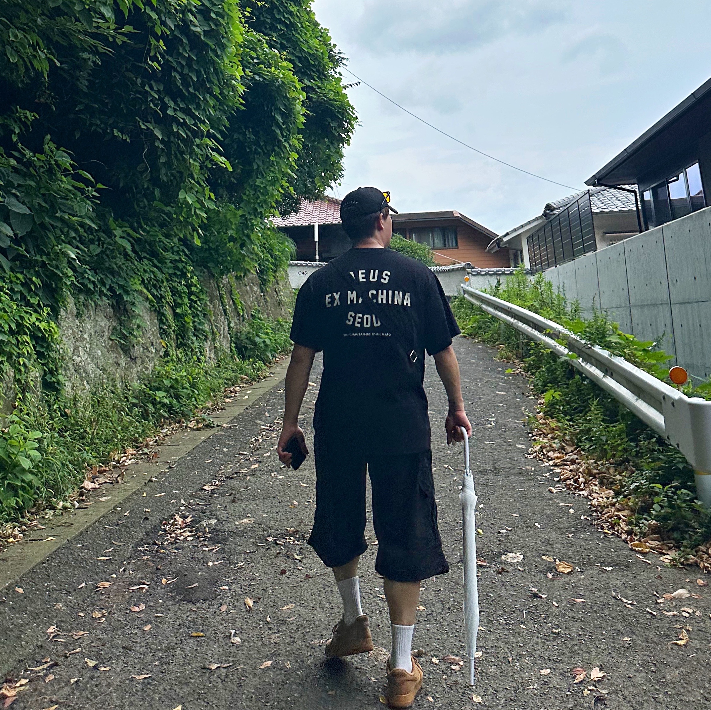 Deus Ex Machina Seoul College T-Shirt Black, Nike Air Force 1 '07 WB Flax 착용 스타일 - 2