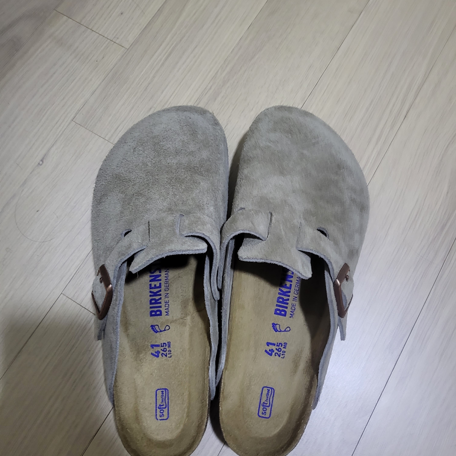 Birkenstock Boston Soft Footbed Taupe - Regular 착용 스타일