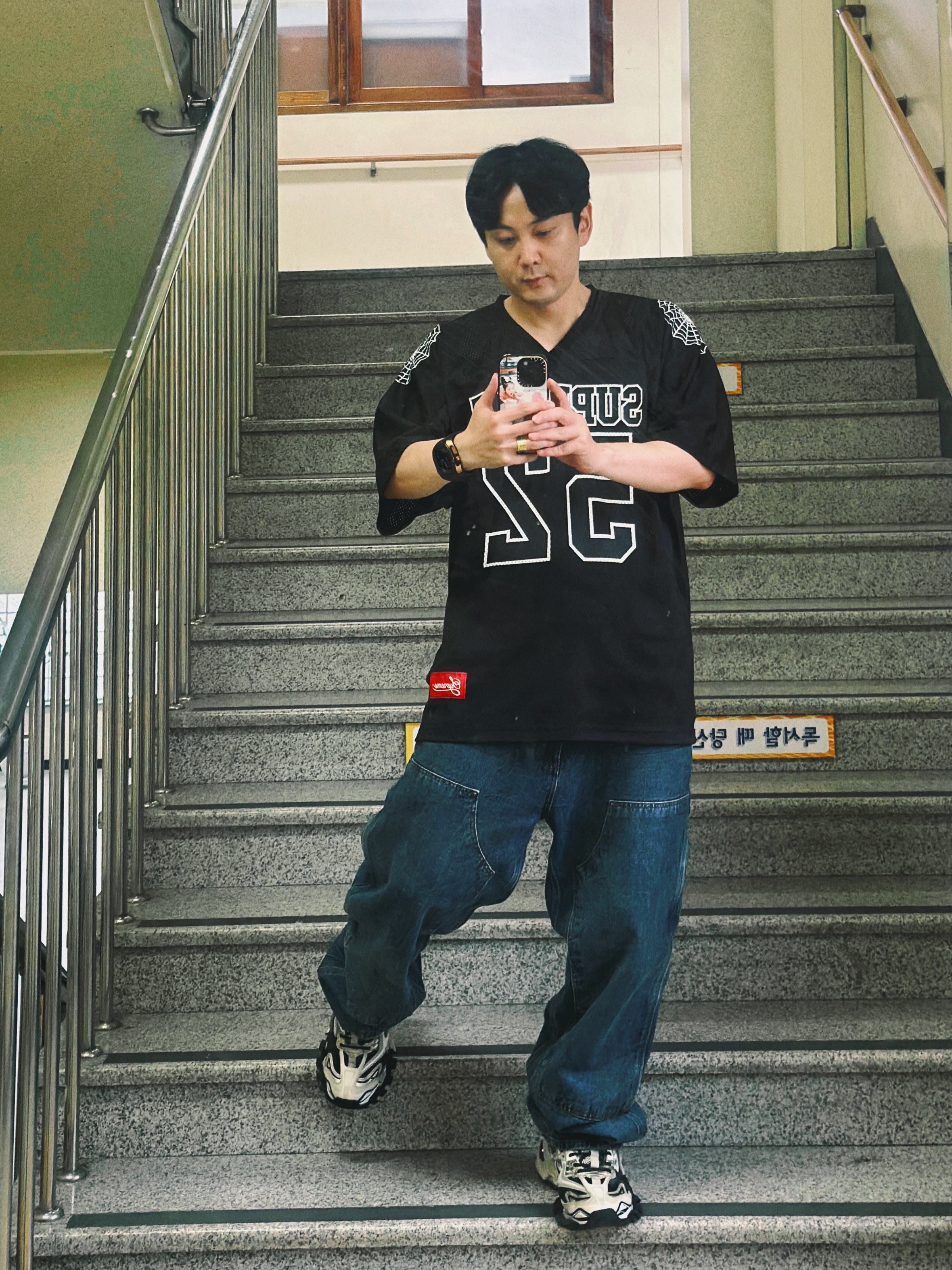 Supreme Spiderweb Football Jersey Black - 24SS, Supreme Repeat Leather Belt Black 착용 스타일