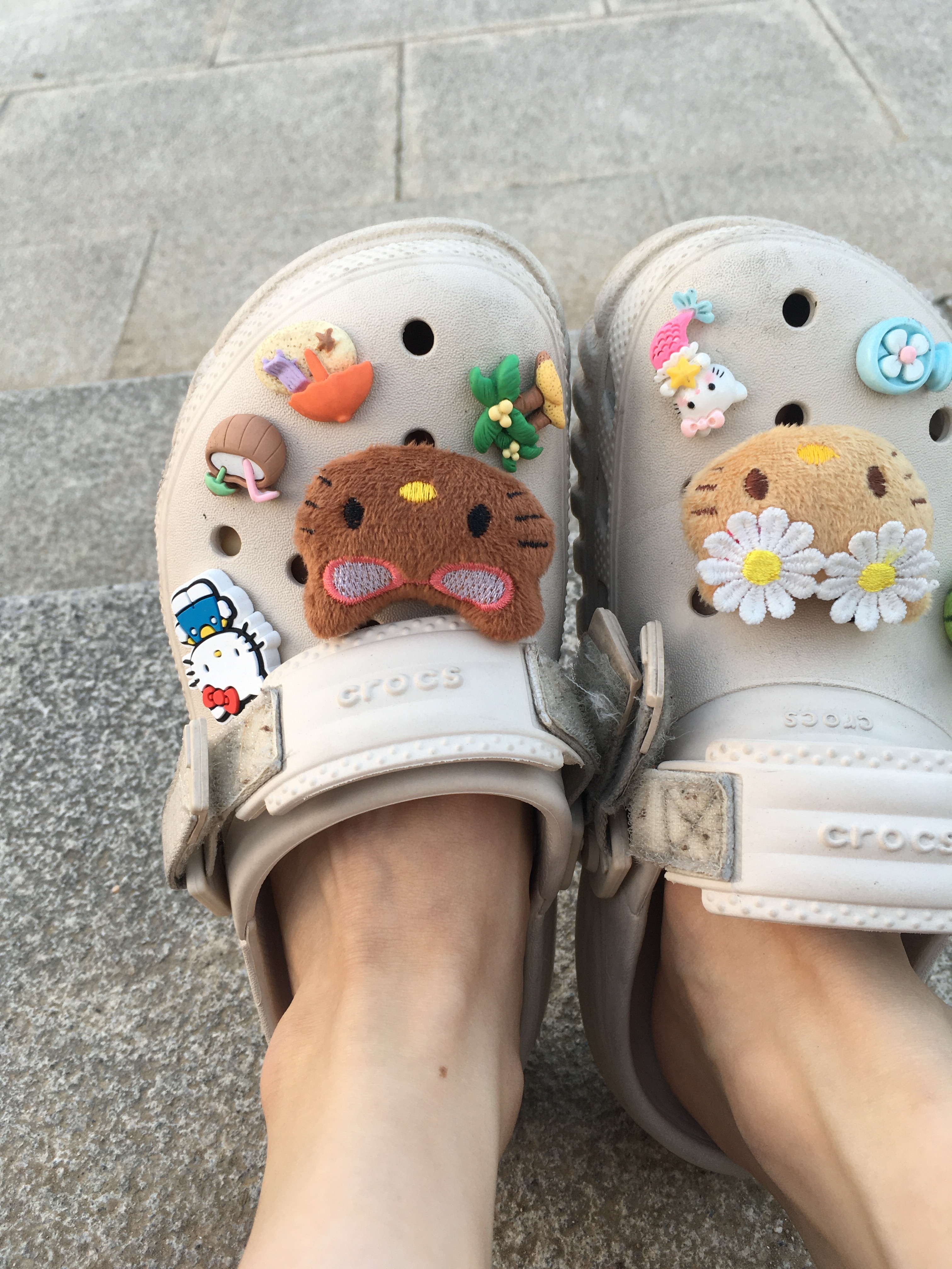 Crocs Duet Max II Clog Stucco 착용 스타일