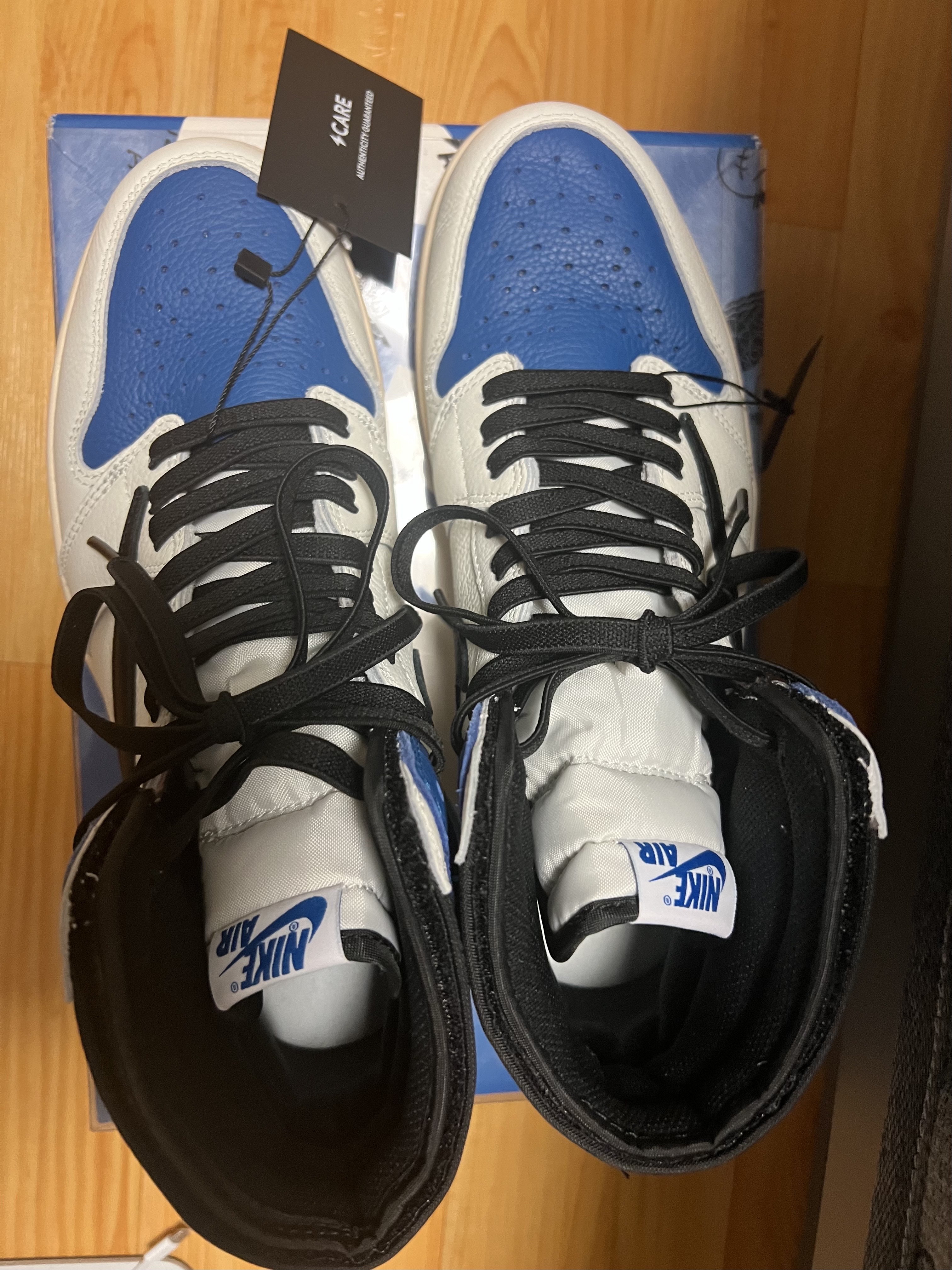 Jordan 1 x Travis Scott x Fragment Retro High OG SP Military Blue 착용 스타일 - 1