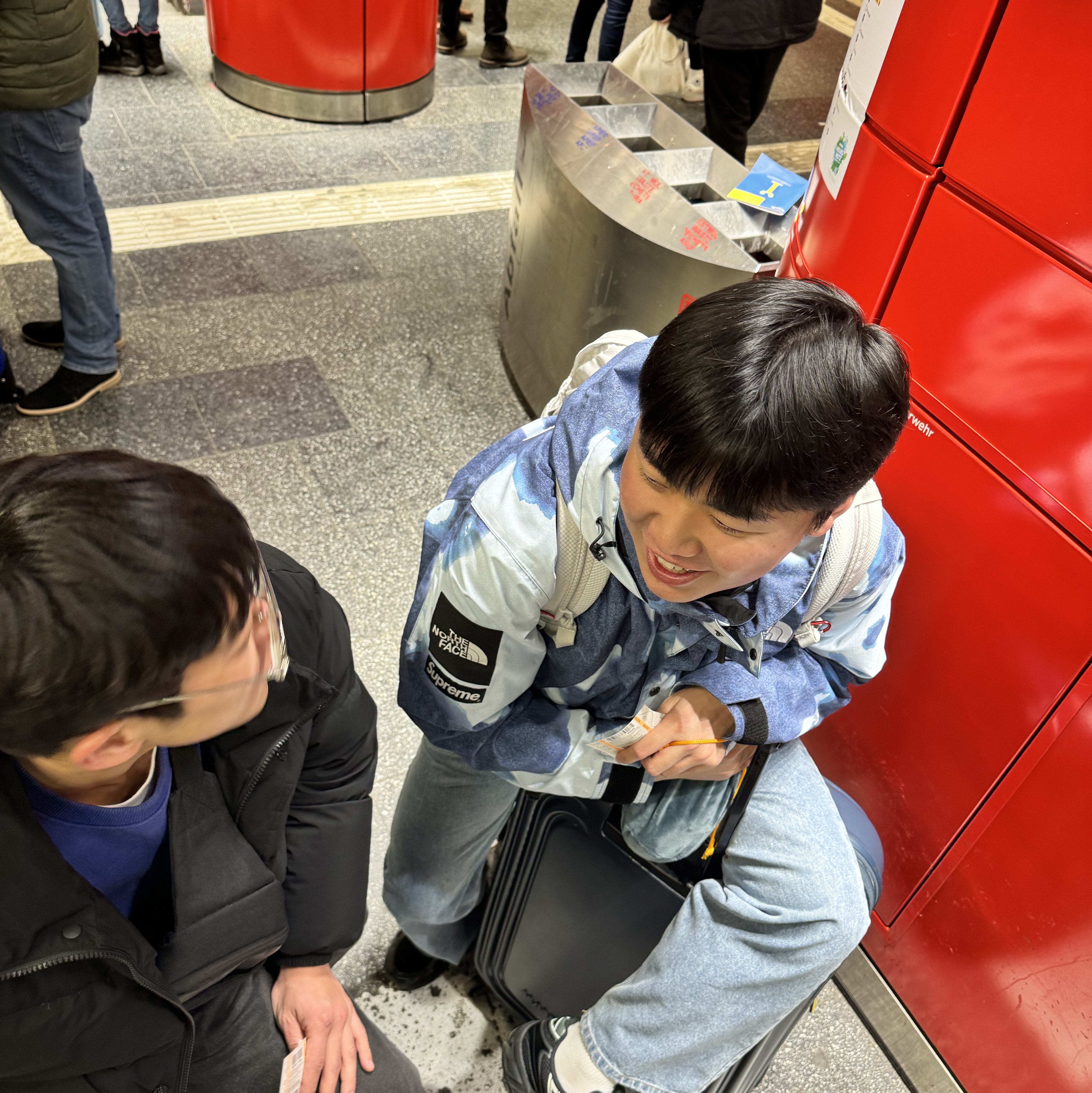 Asics Gel-1130 Black Glacier Grey - Folder Exclusive, Supreme x The North Face Bleached Denim Print Mountain Jacket Indigo - 21FW 착용 스타일 - 2