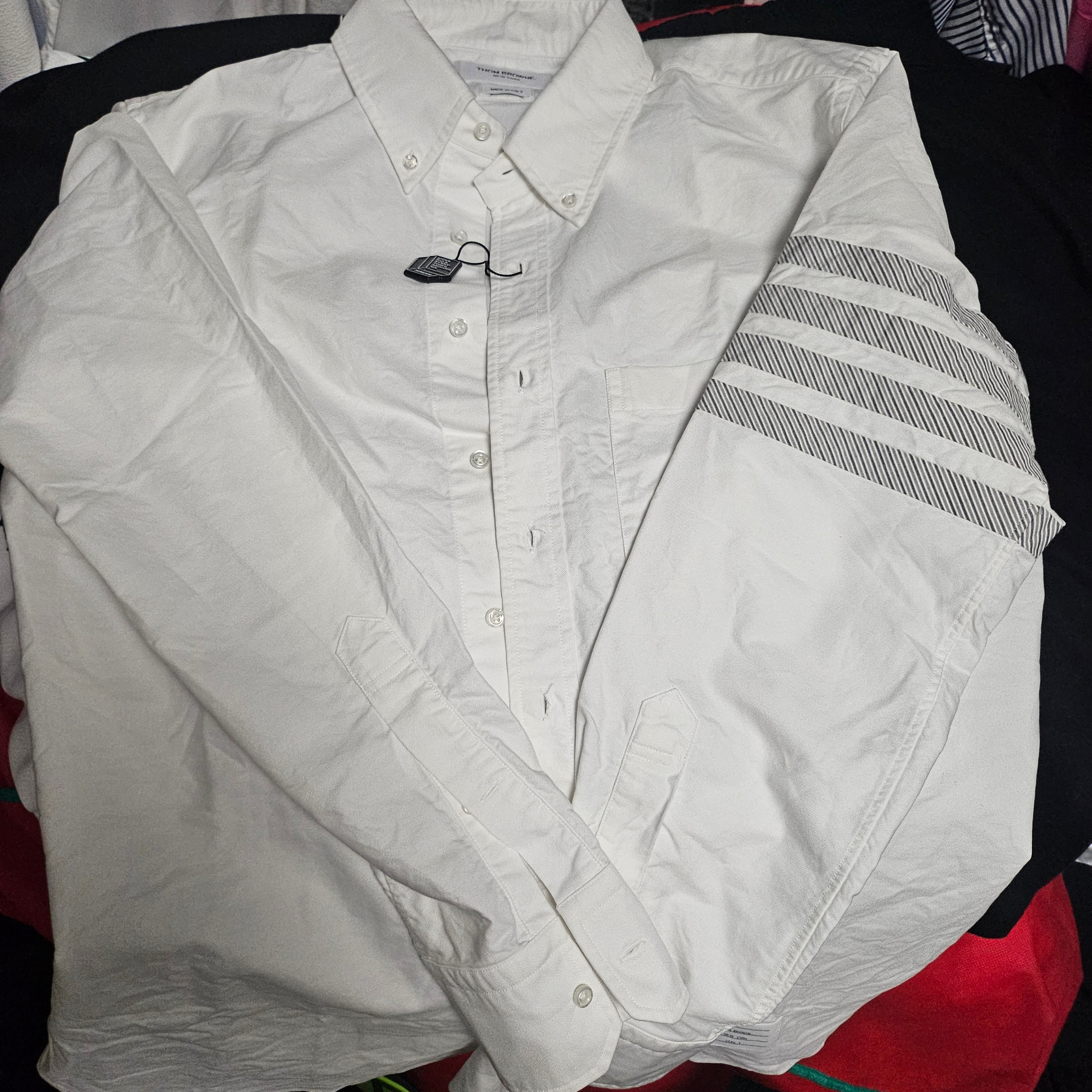 Thom Browne Tricolor Dobbycord Straight Fit Seamed 4-Bar Button Down Shirt White 착용 스타일
