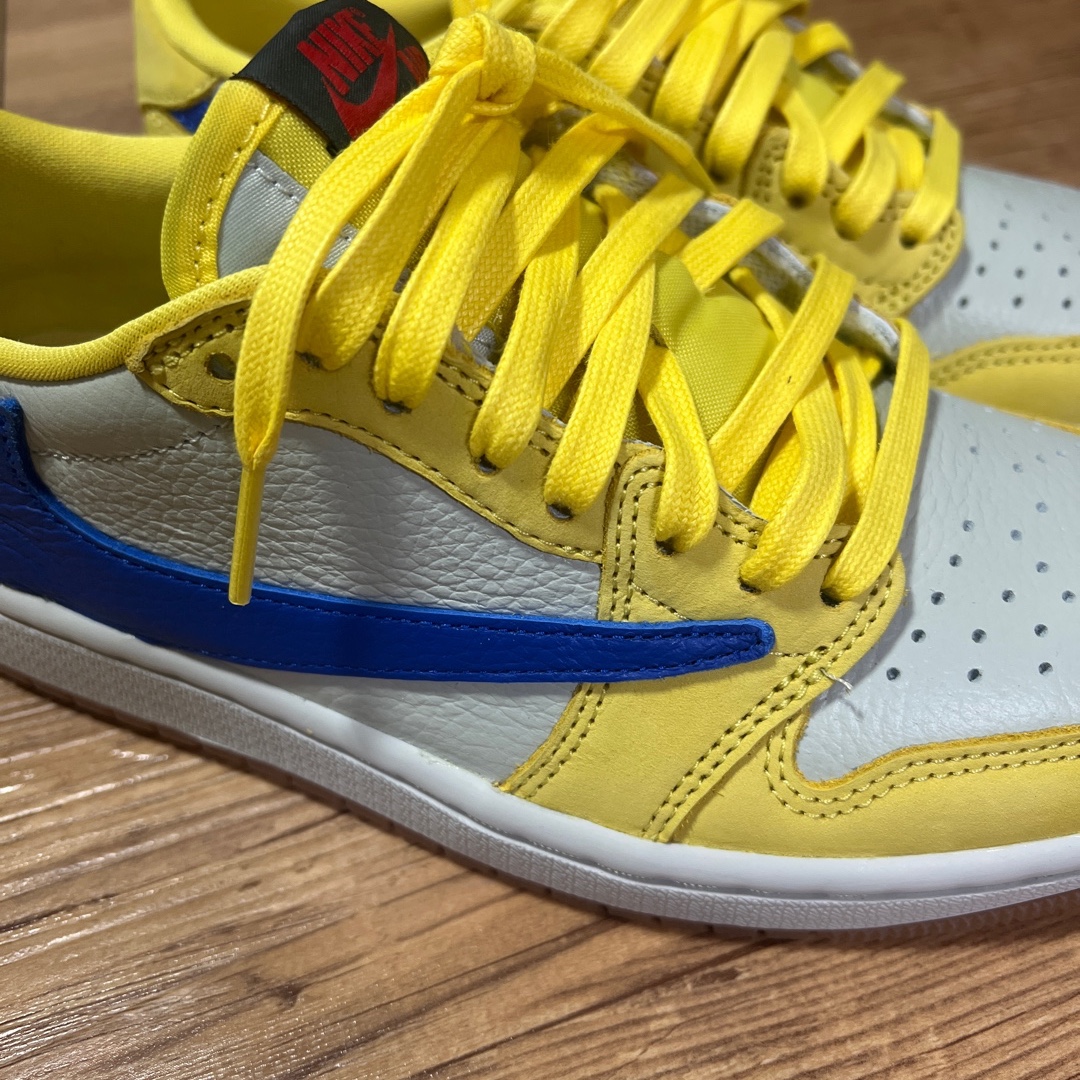 (W) Jordan 1 x Travis Scott Retro Low OG SP Canary 착용 스타일 - 2