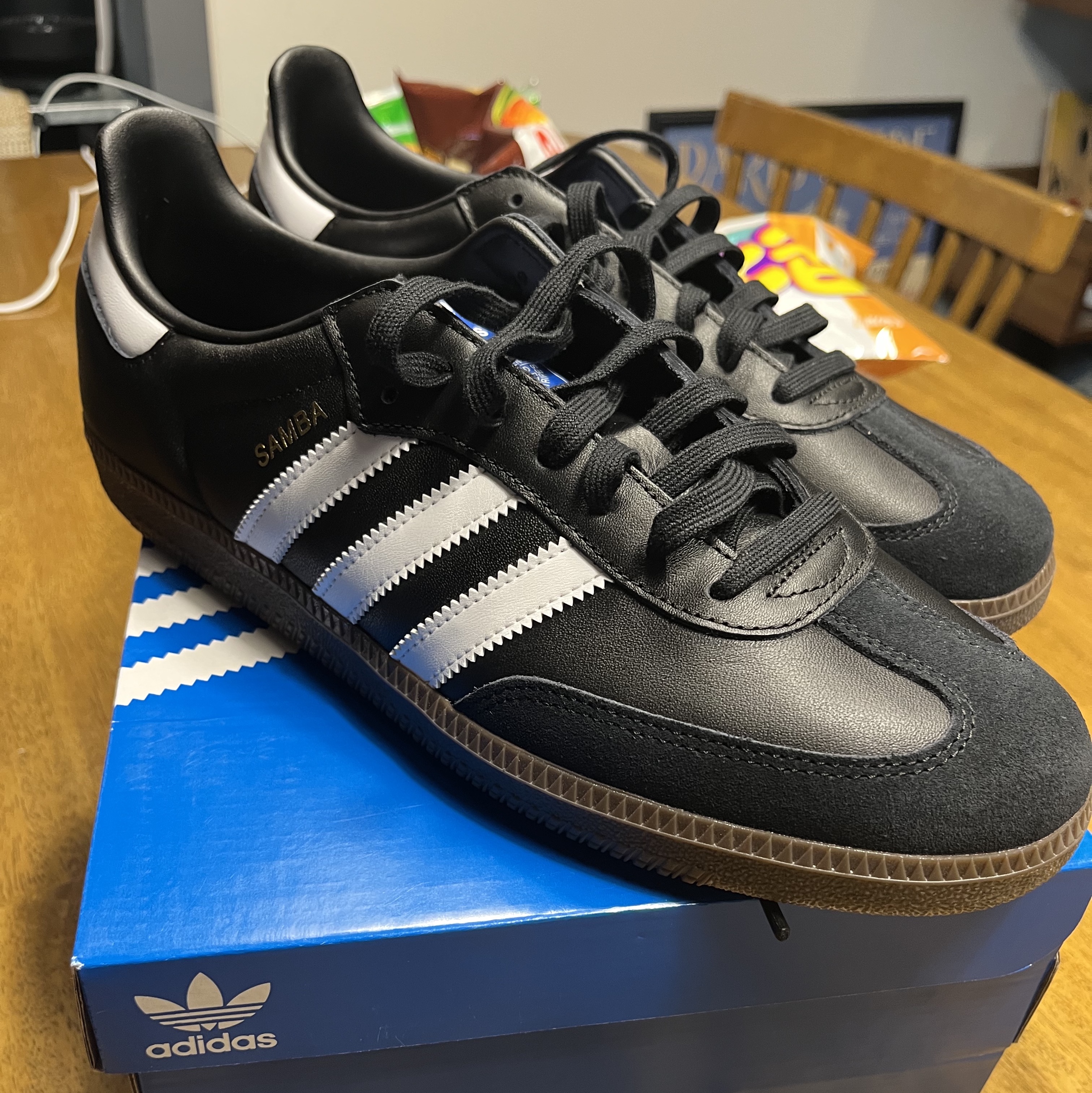 Adidas Samba OG Black White Gum 착용 스타일