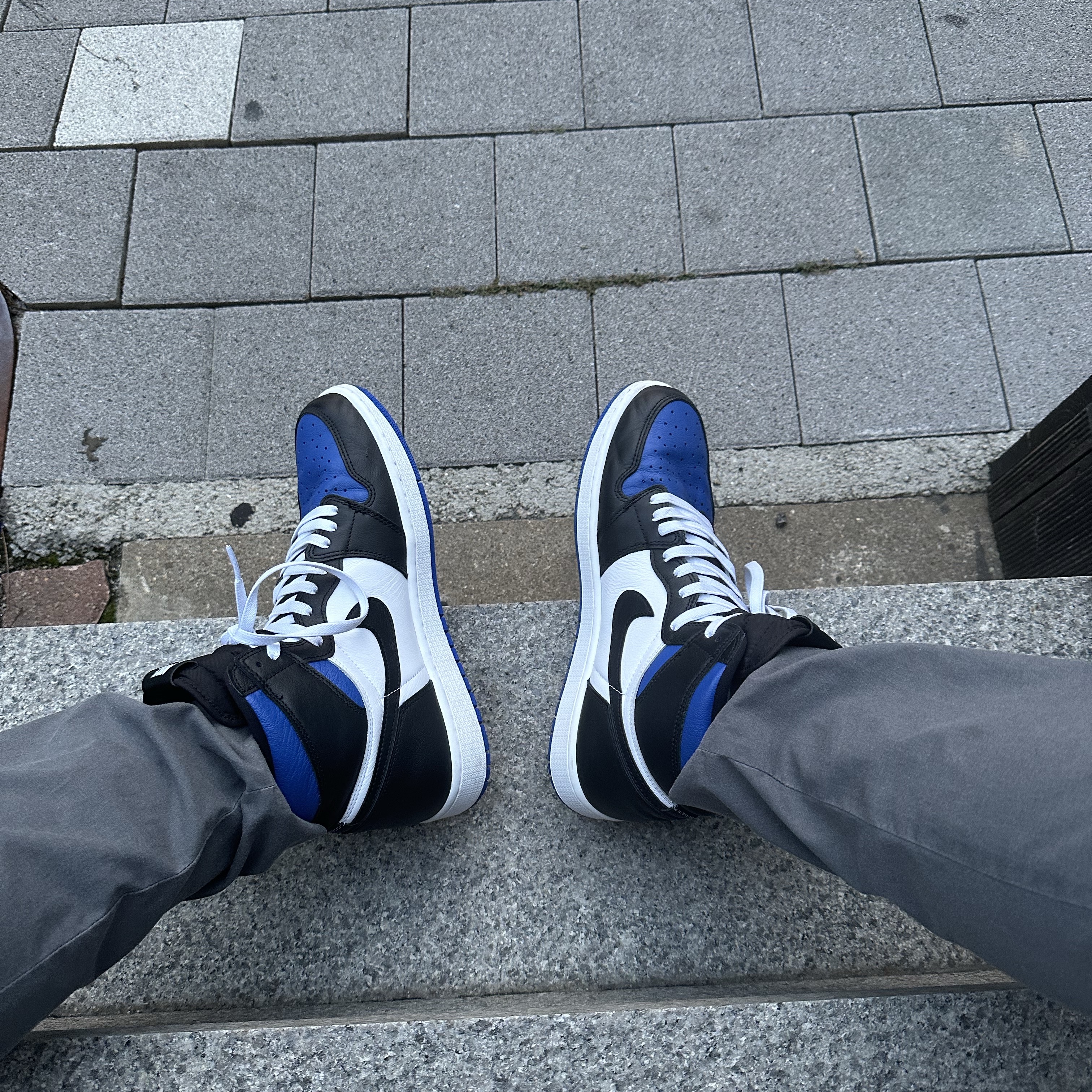 Jordan 1 Retro High OG Royal Toe 착용 스타일 - 2