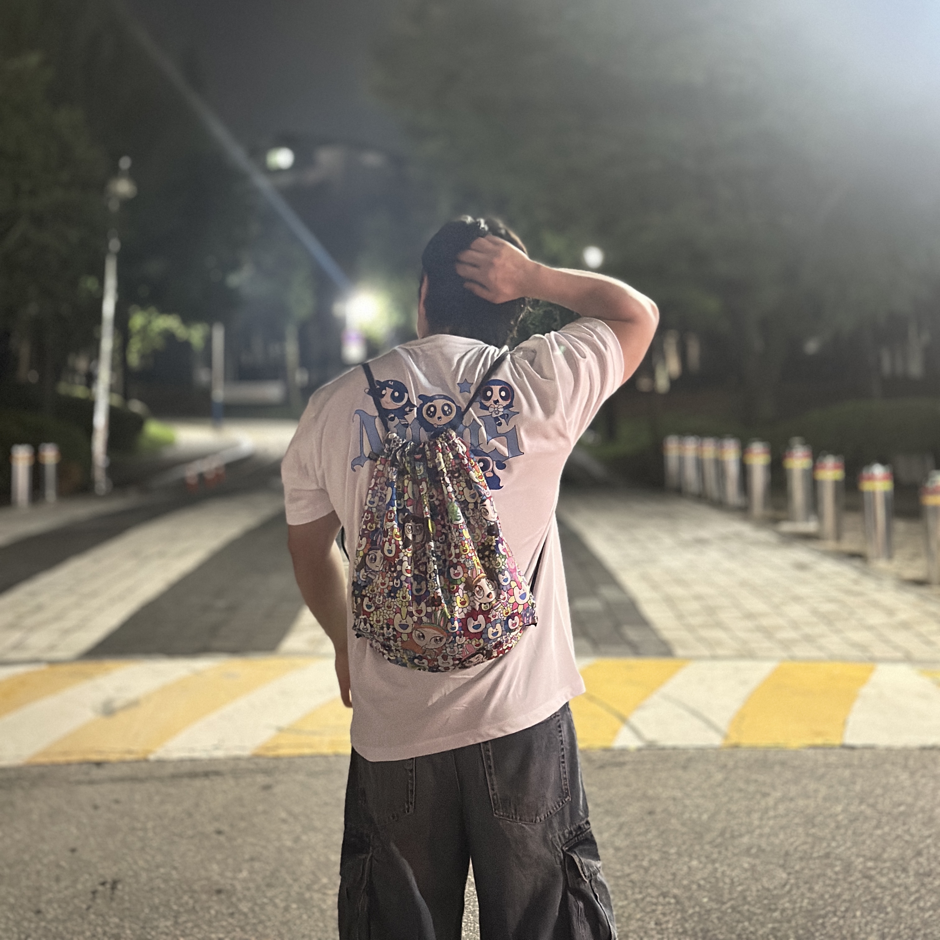 NewJeans x The Powerpuff Girls T-Shirt White, NewJeans Supernatural NJ x Murakami Drawstring Bag Ver. 착용 스타일