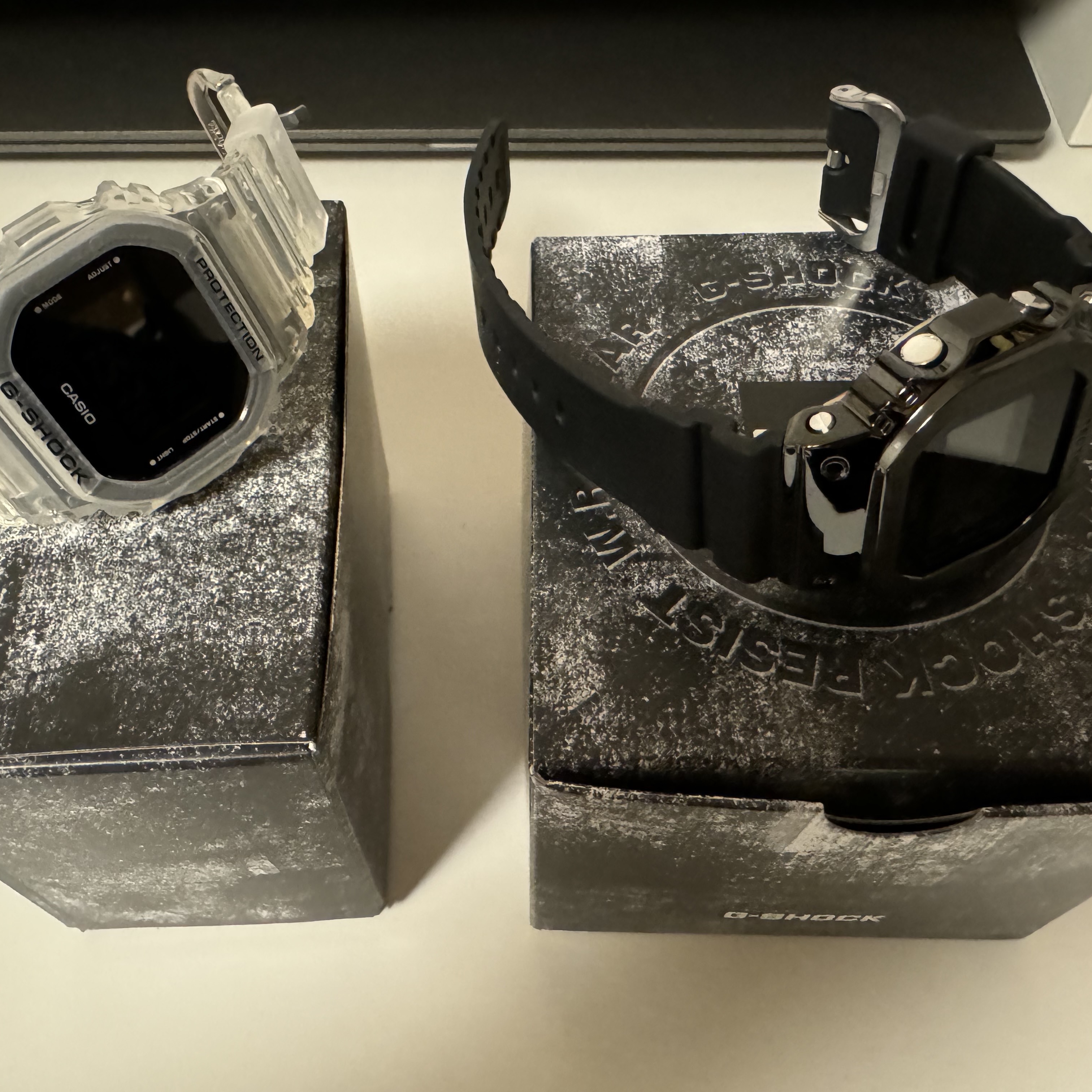 Casio G-Shock DW-5600SKE-7, Casio G-Shock GM-5600UB-1 착용 스타일