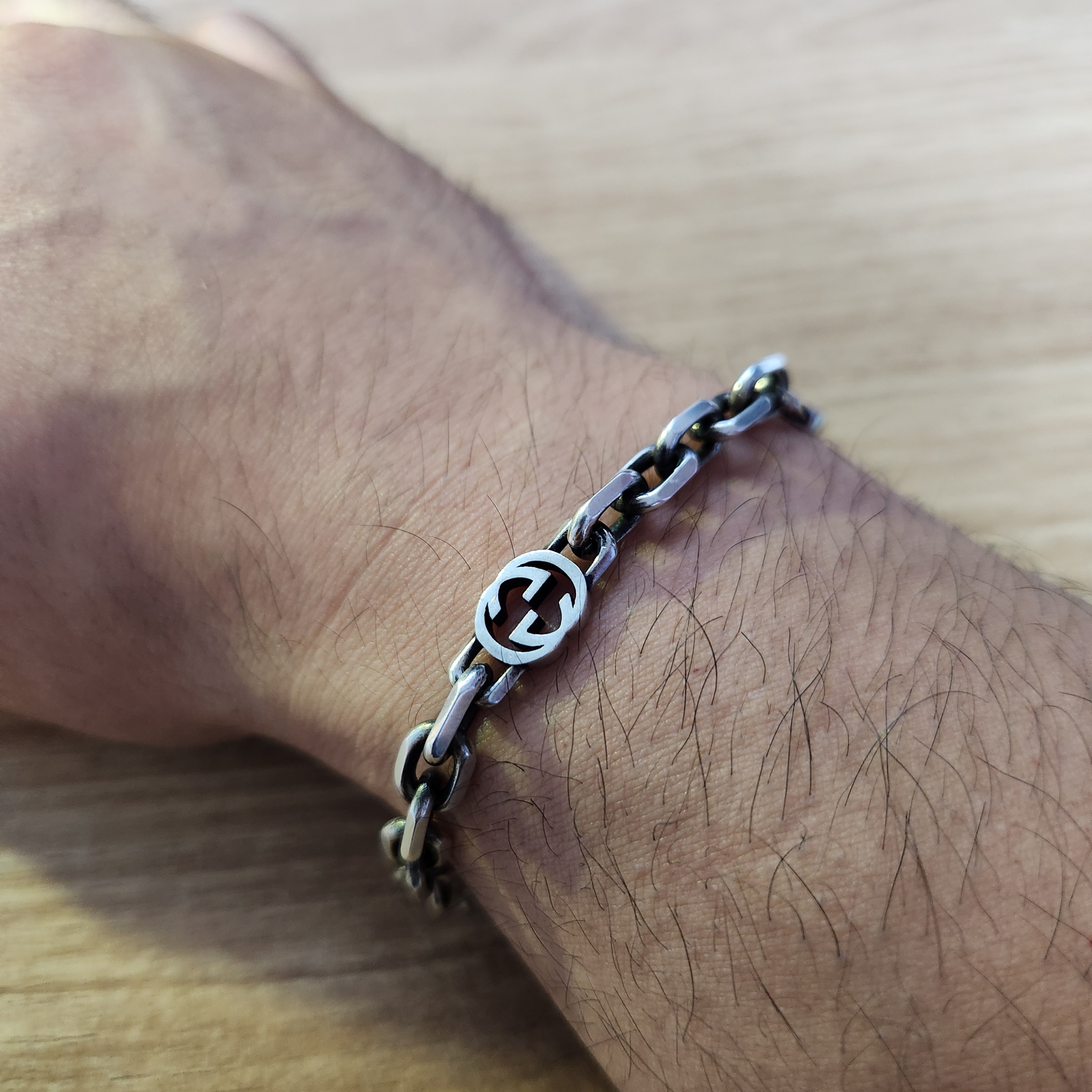 Gucci Interlocking G Bracelet Silver 착용 스타일