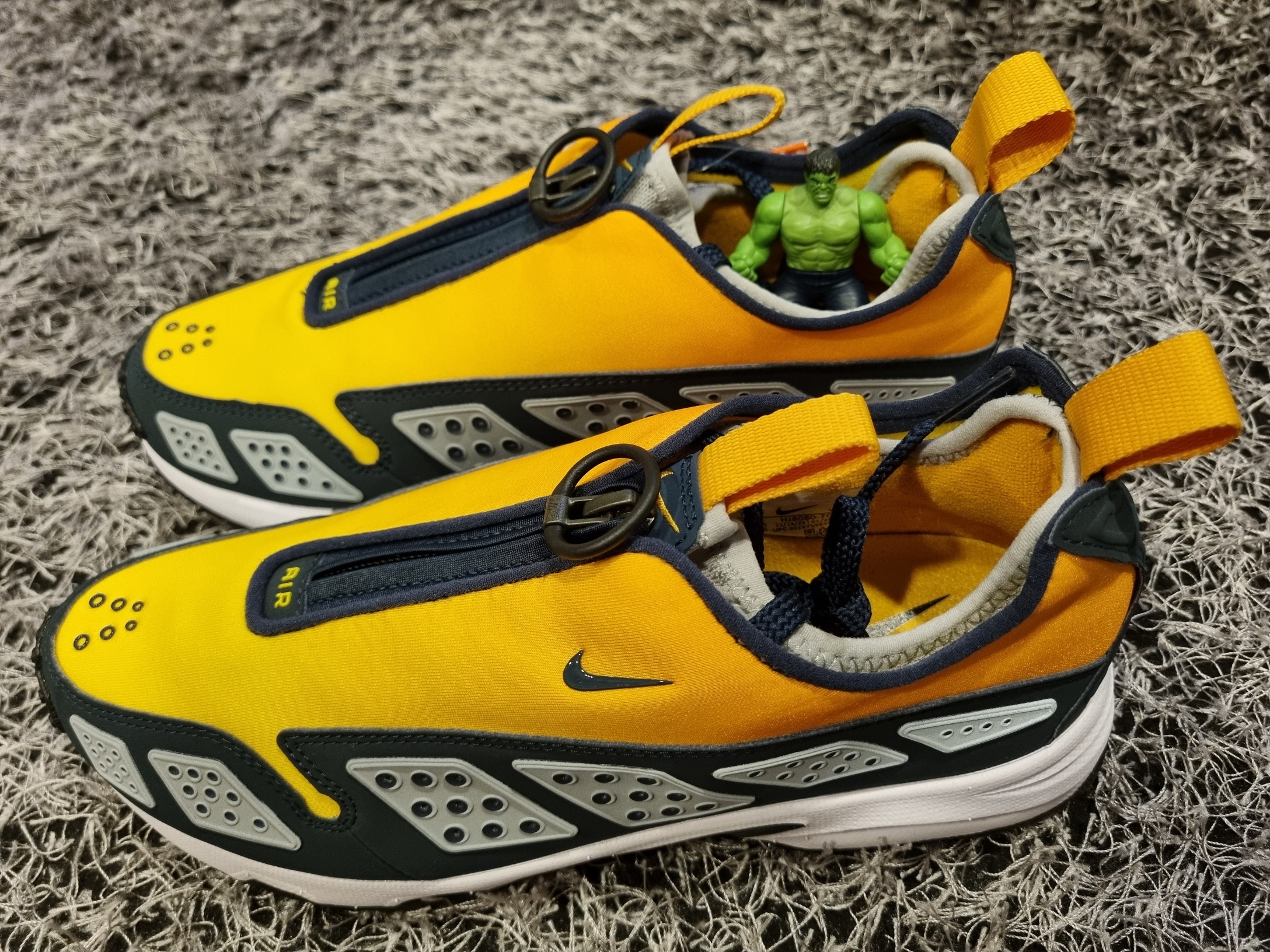 (W) Nike Air Max SNDR Canyon Gold and Deep Ocean 착용 스타일 - 1