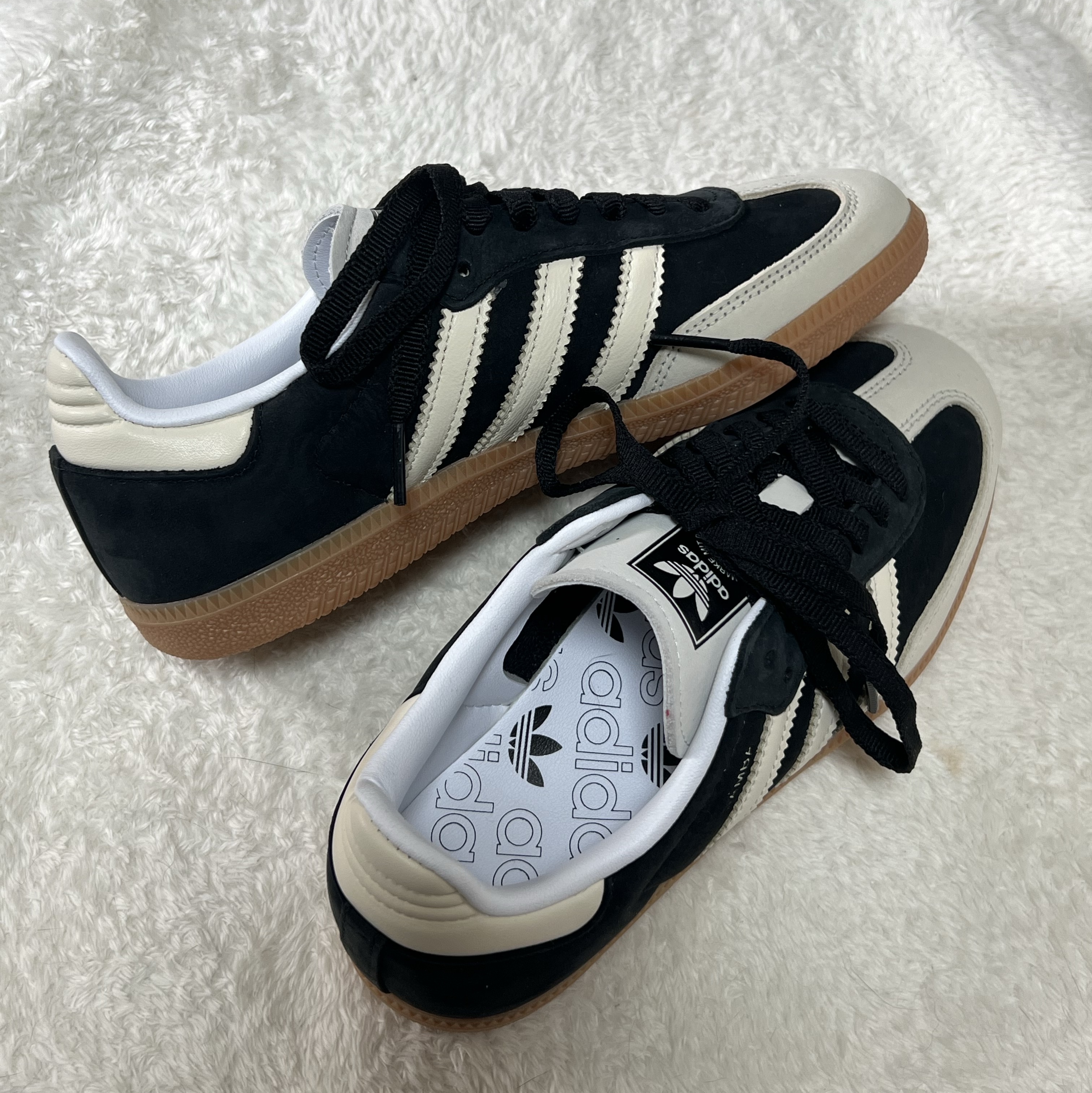 (W) Adidas Samba OG Core Black Wonder White 착용 스타일 - 2
