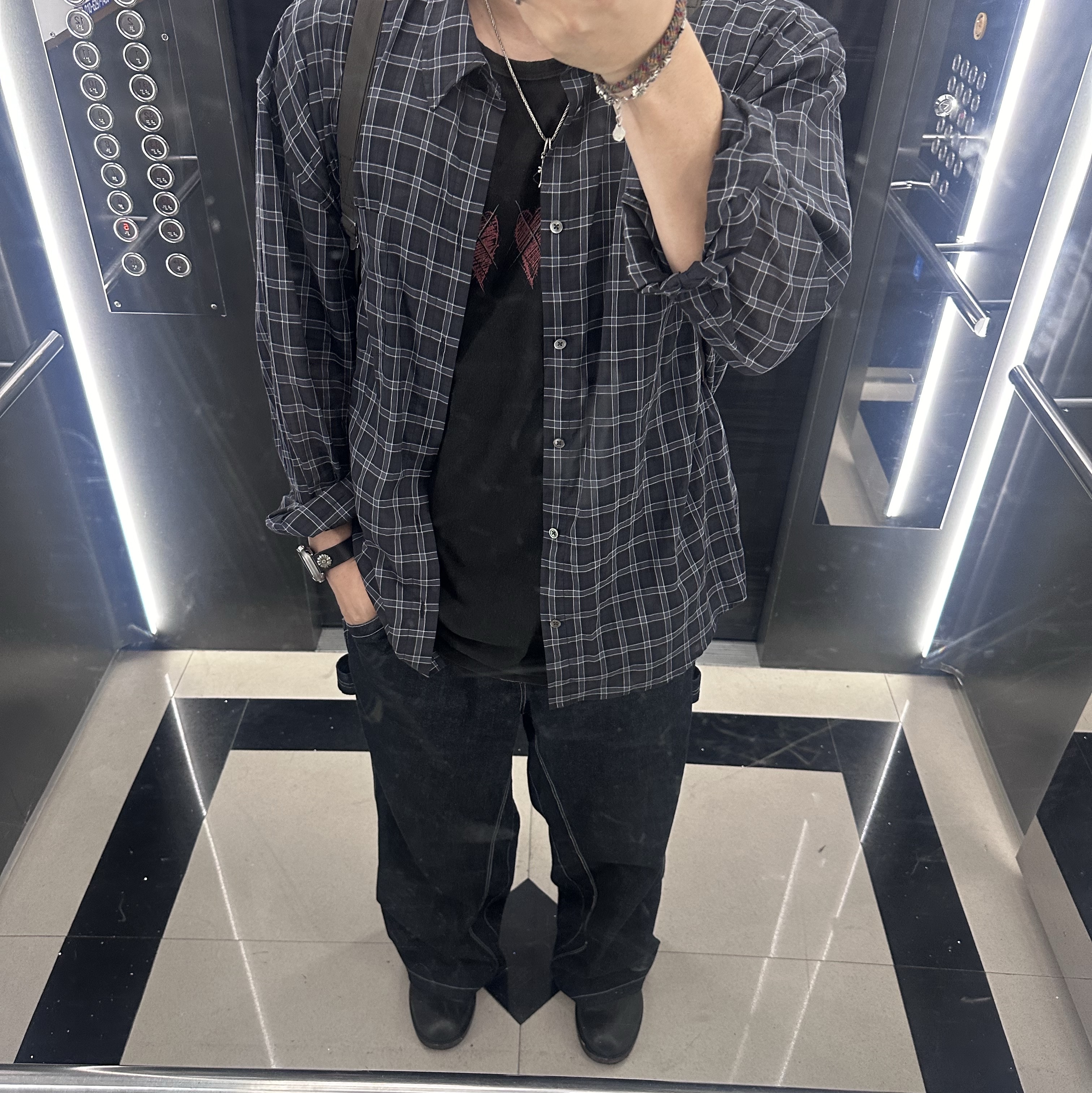 [프리오더] Polyteru 925 Silver Pendant Cross Bone 착용 스타일