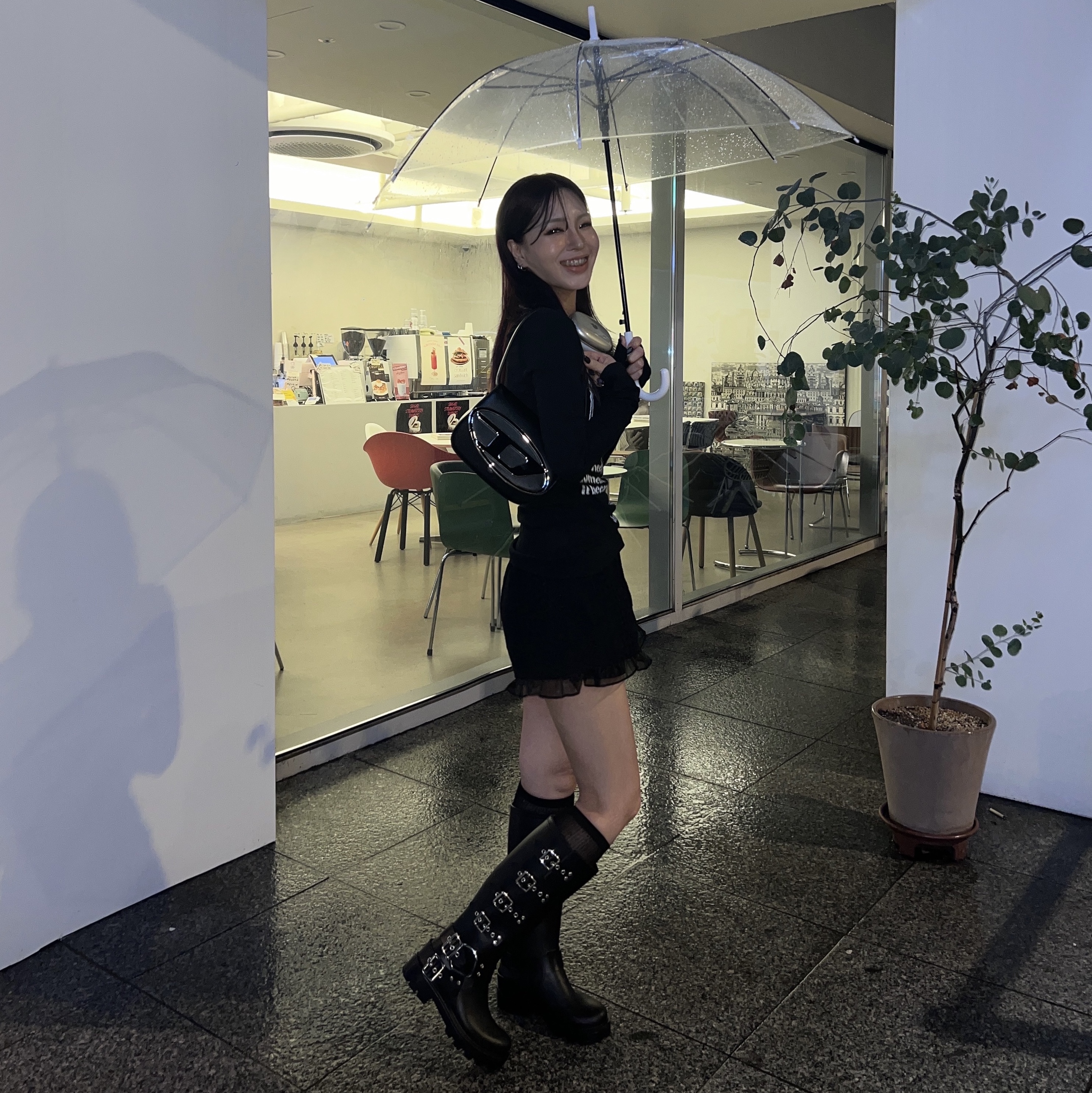 Mardi Mercredi Les Pompes Women Wild Rain Boots Long Black, Diesel 1DR Shoulder Bag in Nappa Leather Black 착용 스타일 - 1
