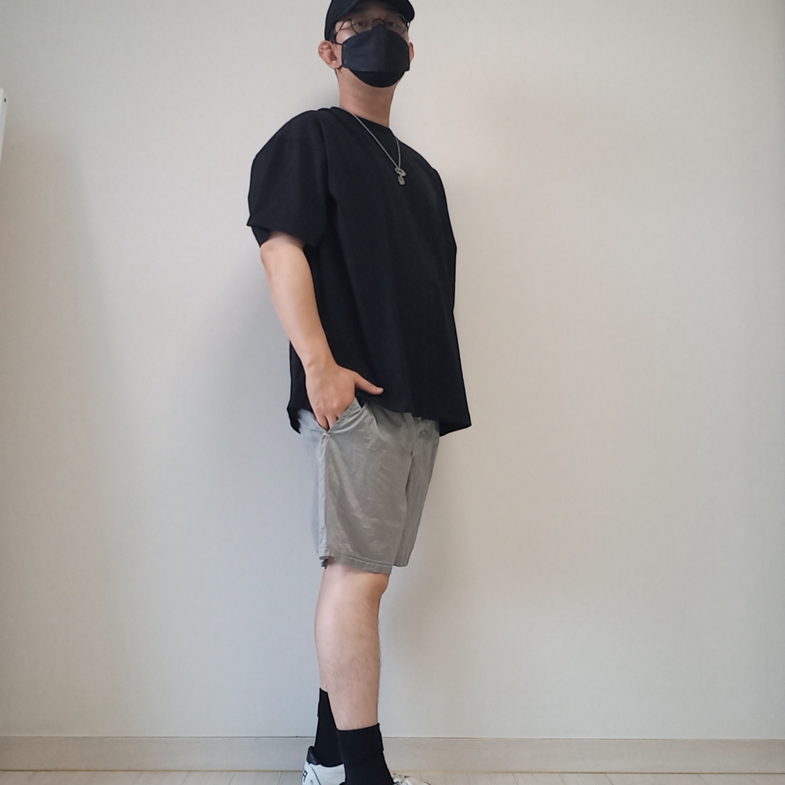 (W) Celine Triomphe Baseball Cap in Cotton Black, Wooyoungmi Luminous Jellyfish Back Logo T-Shirt Black - 24SS 착용 스타일 - 5