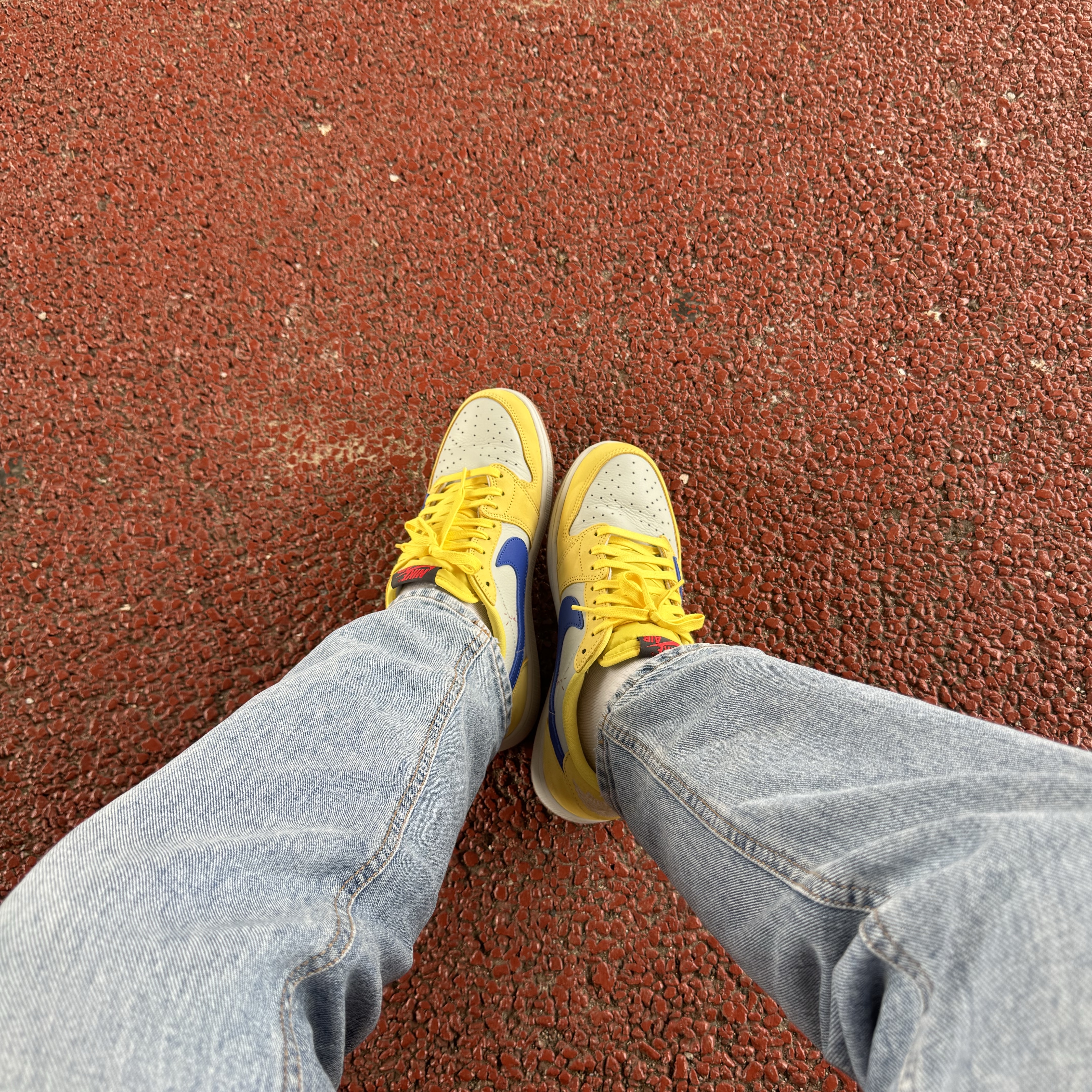 (W) Jordan 1 x Travis Scott Retro Low OG SP Canary 착용 스타일