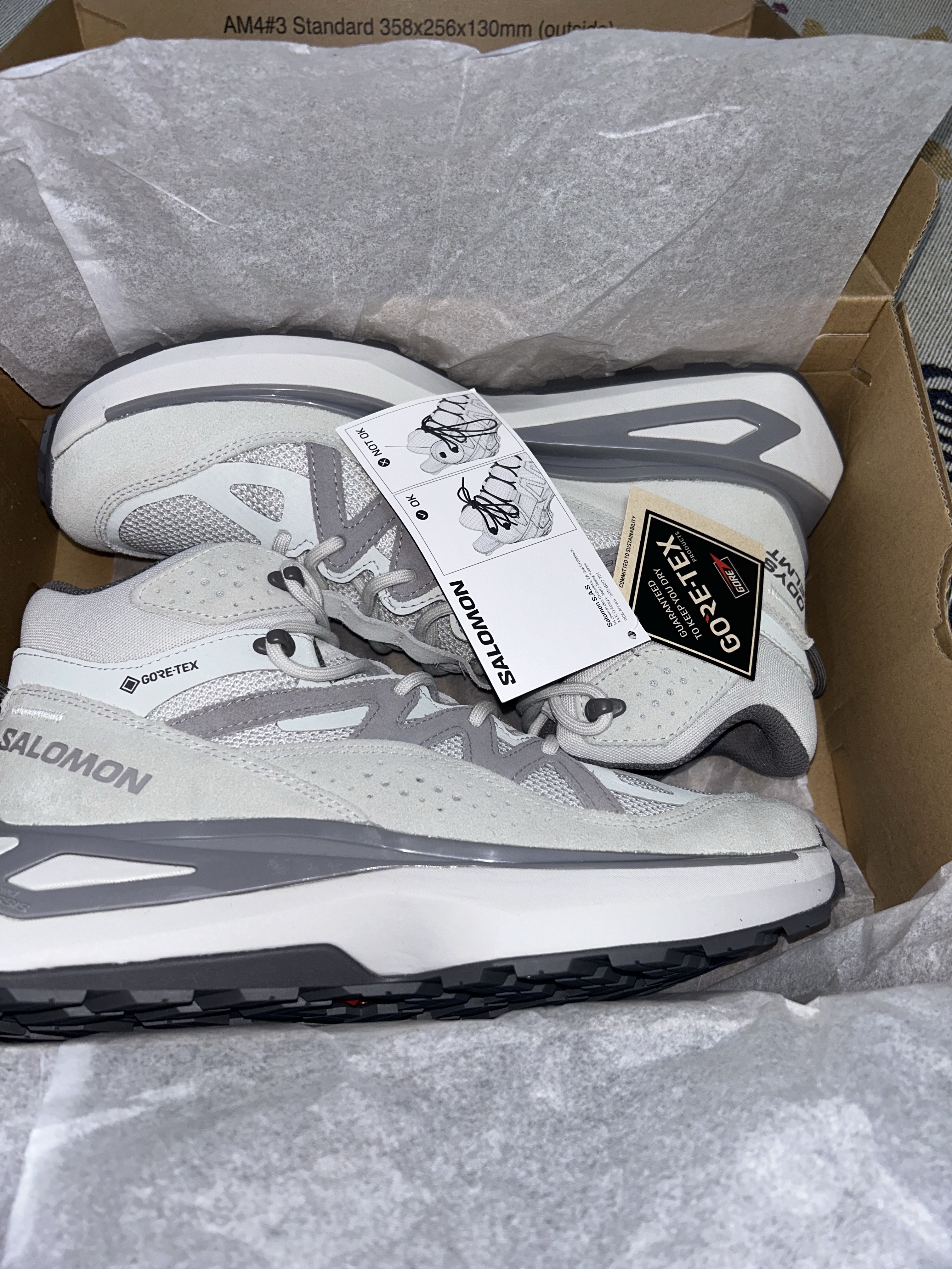 Salomon Odyssey ELMT Advanced Mid Gore-Tex Metal Lunar Rock 착용 스타일 - 8