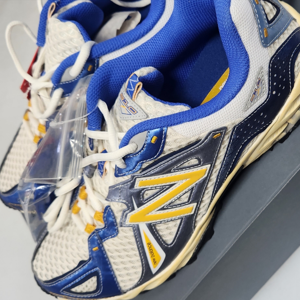 New Balance x Yeseyesee ML610 Atlantic Blue Varsity Gold 착용 스타일