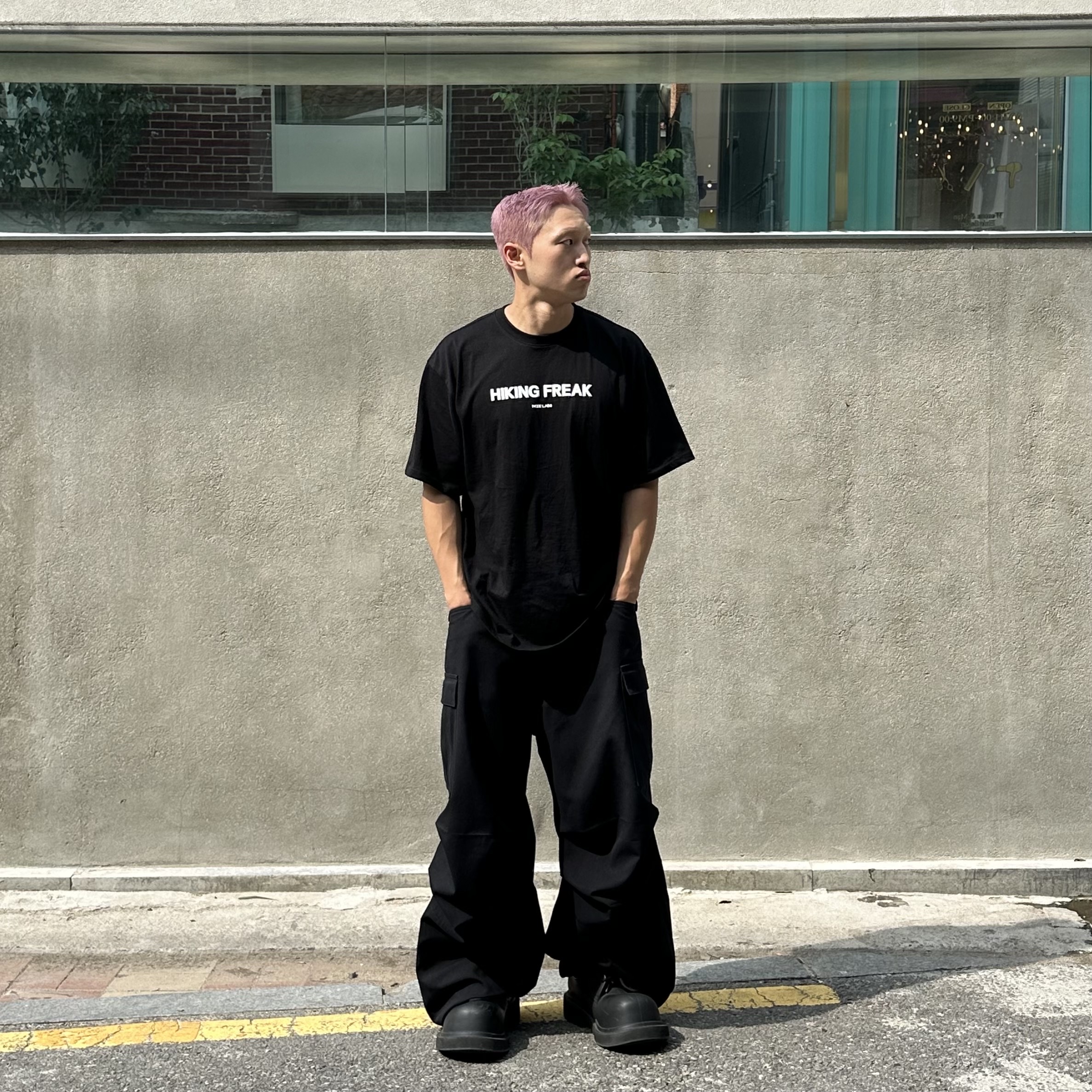 Nonnod Side Zip Cargo Pants Black, (W) Balenciaga Steroid Derby Black 착용 스타일 - 3