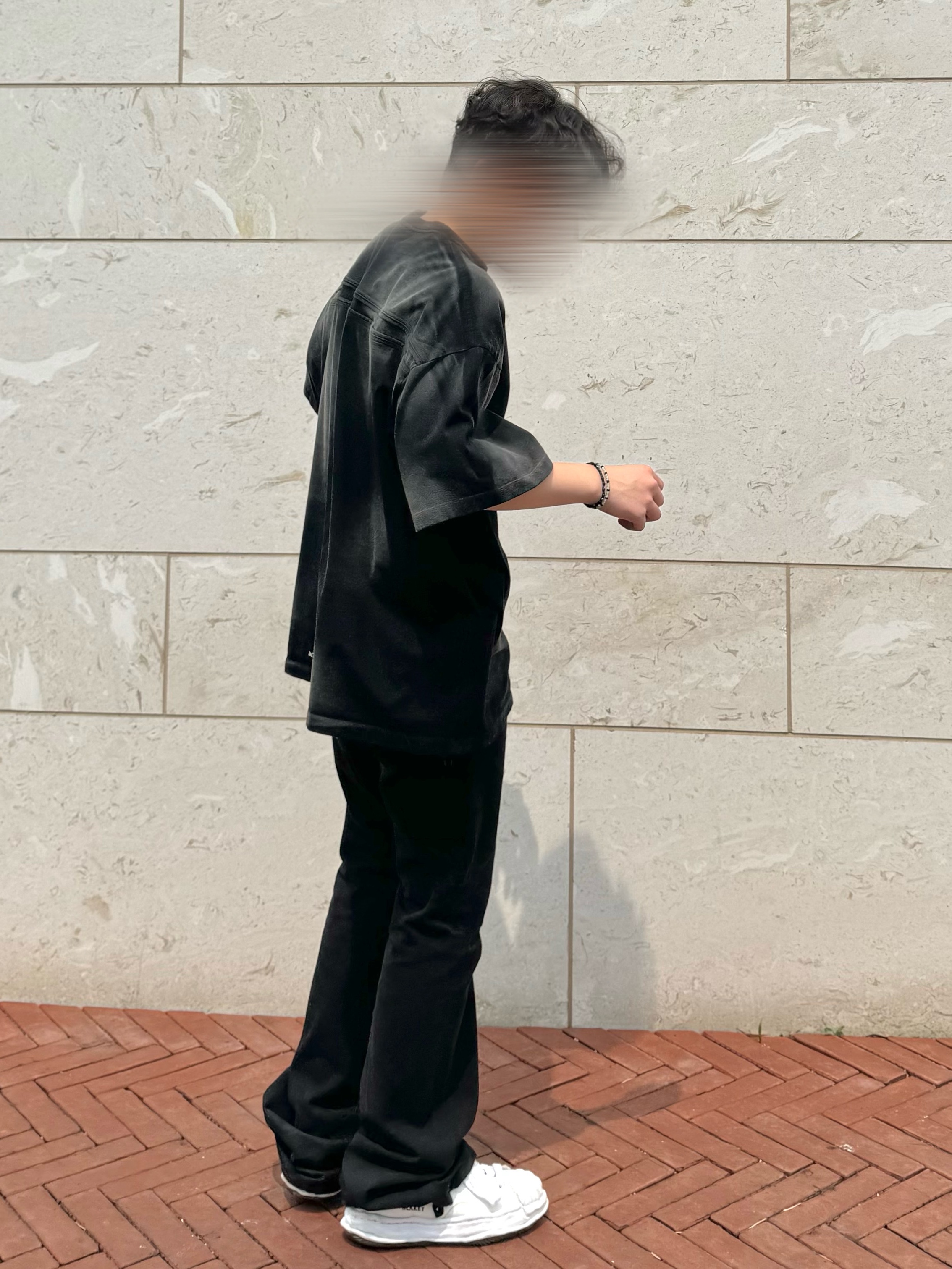 Nonnod Back Detail T-shirt Washed Black, Nonnod Flared Pants Black 착용 스타일 - 1