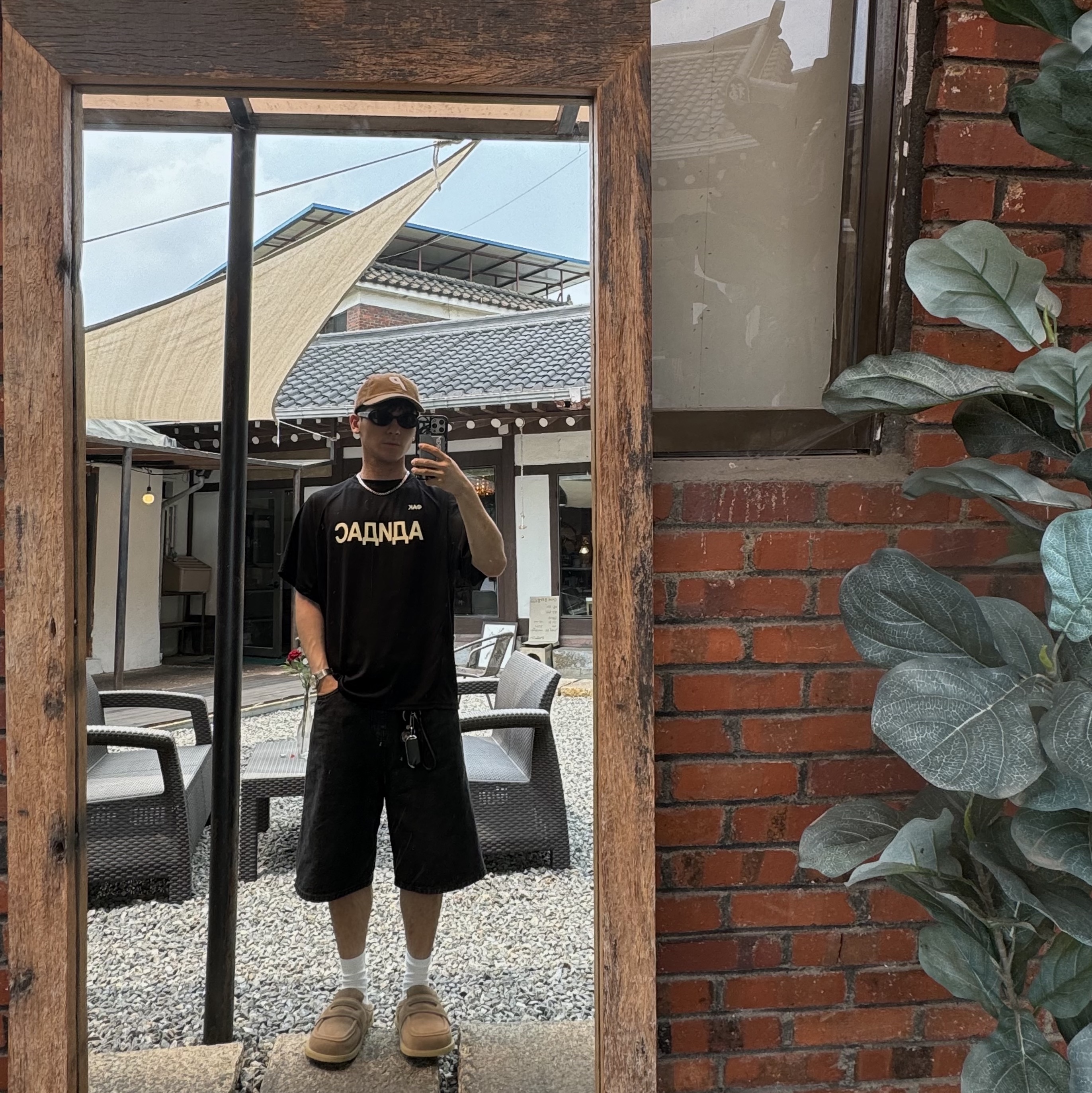 Yeezy x Gosha Rubchinskiy YZY Jersey Black, Palace Corduroy P 6-Panel Tan - 23FW 착용 스타일