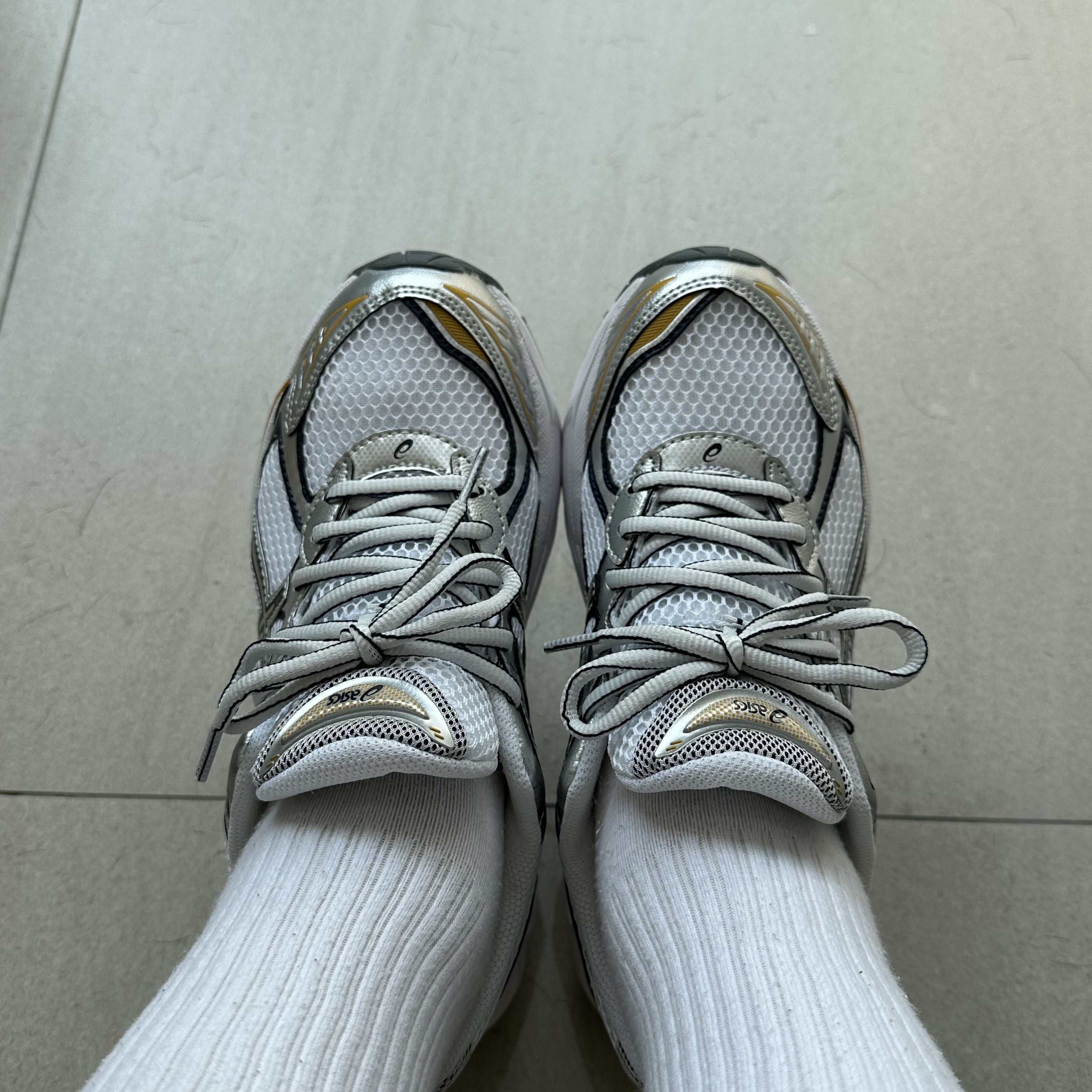 Asics GT-2160 White Pure Silver 착용 스타일 - 1