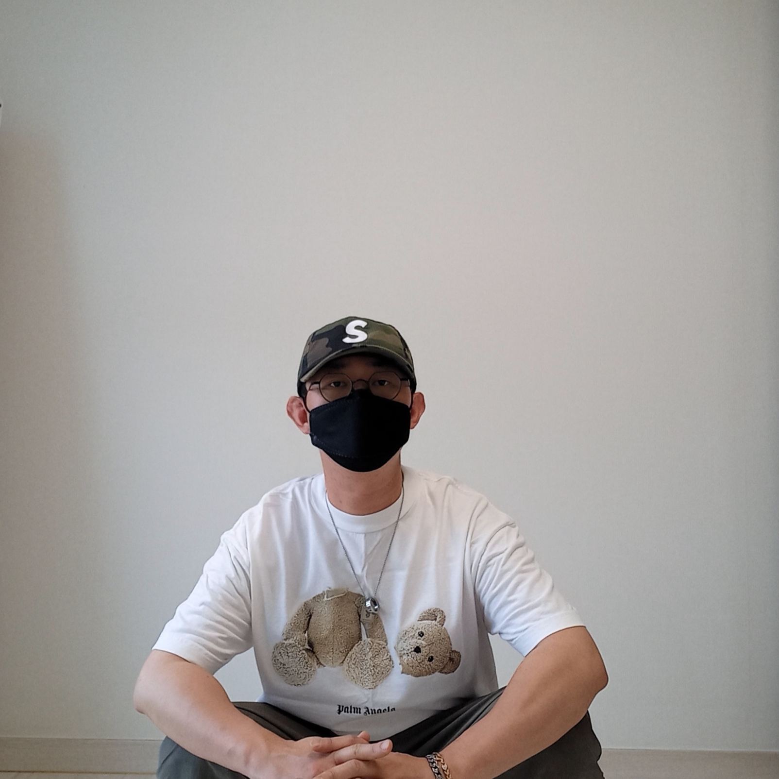 Palm Angels Bear Classic T-Shirt White Brown, Supreme Seersucker S Logo 6-Panel Woodland Camo - 24SS 착용 스타일 - 4