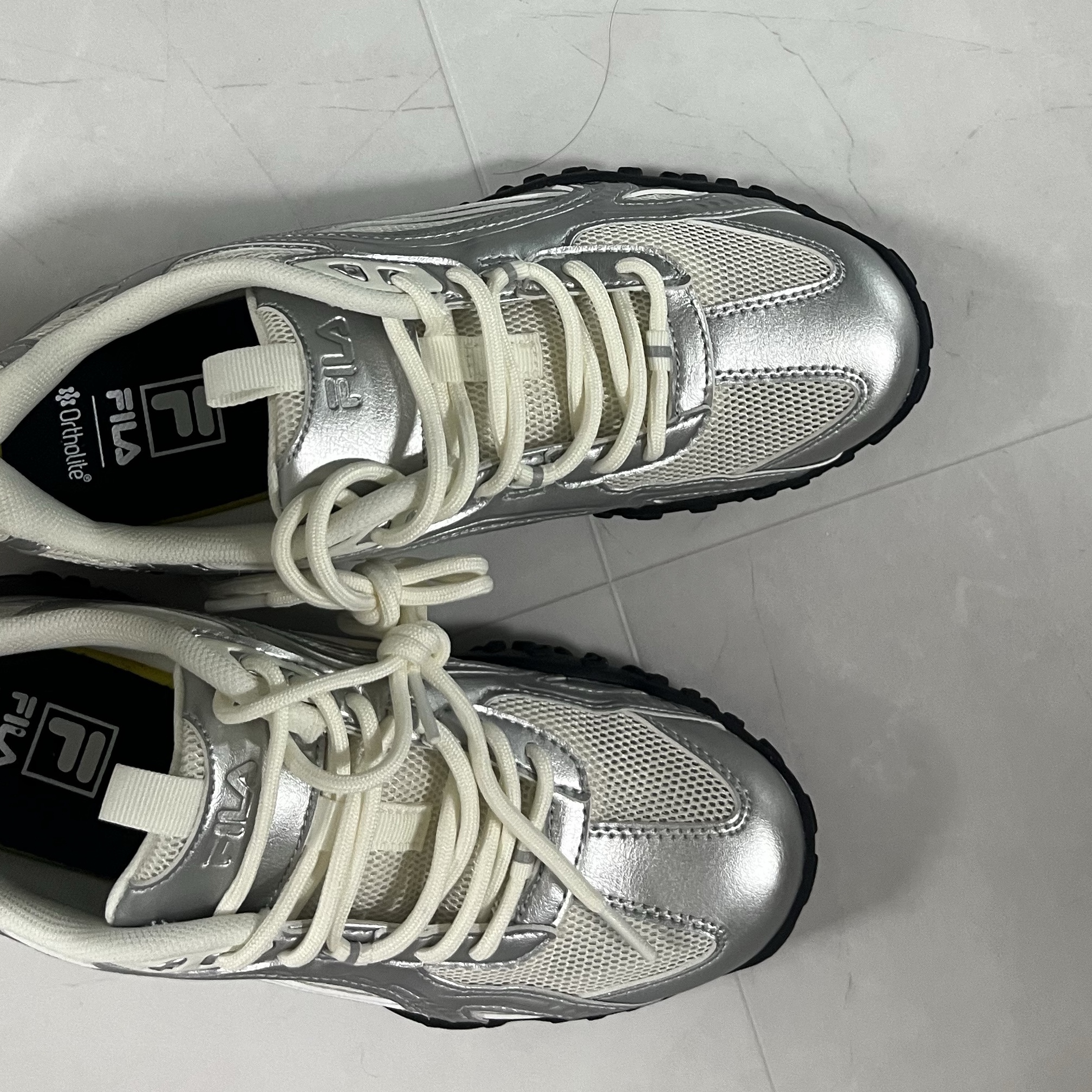 Fila Echappe MS Silver Moon 착용 스타일