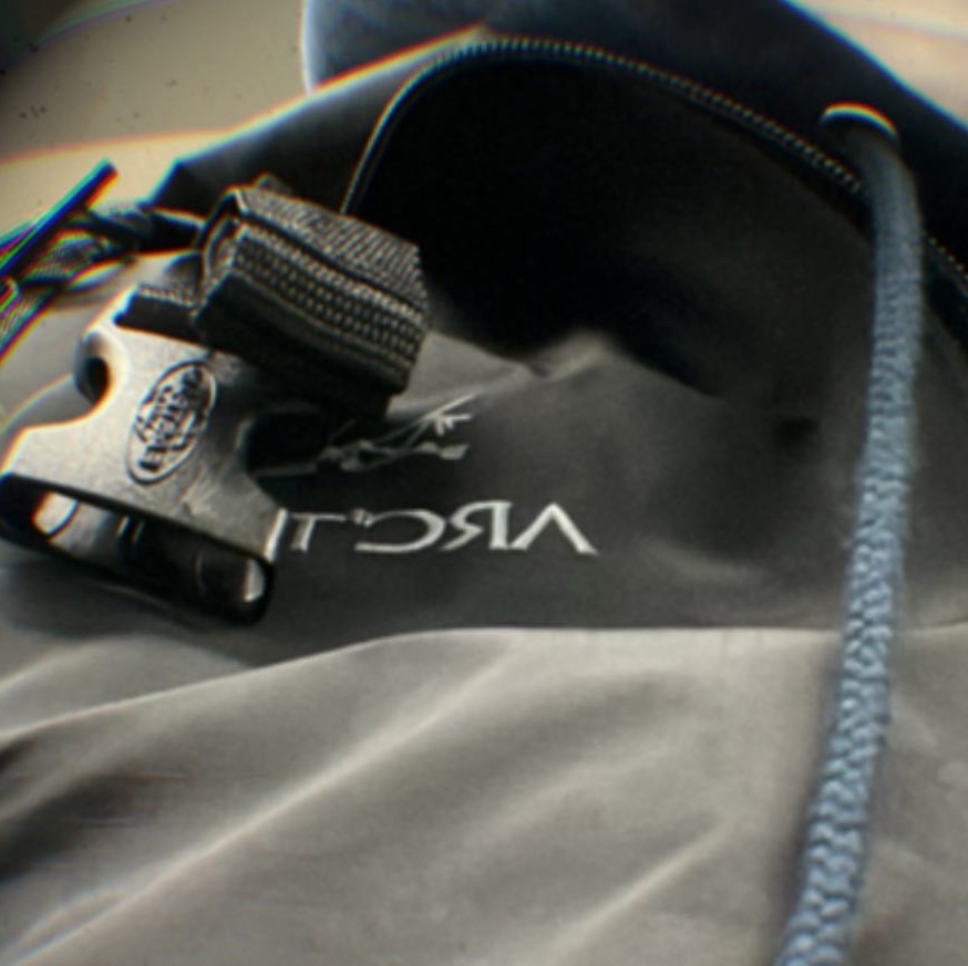 Arc'teryx Zeta SL Jacket Black 착용 스타일 - 4