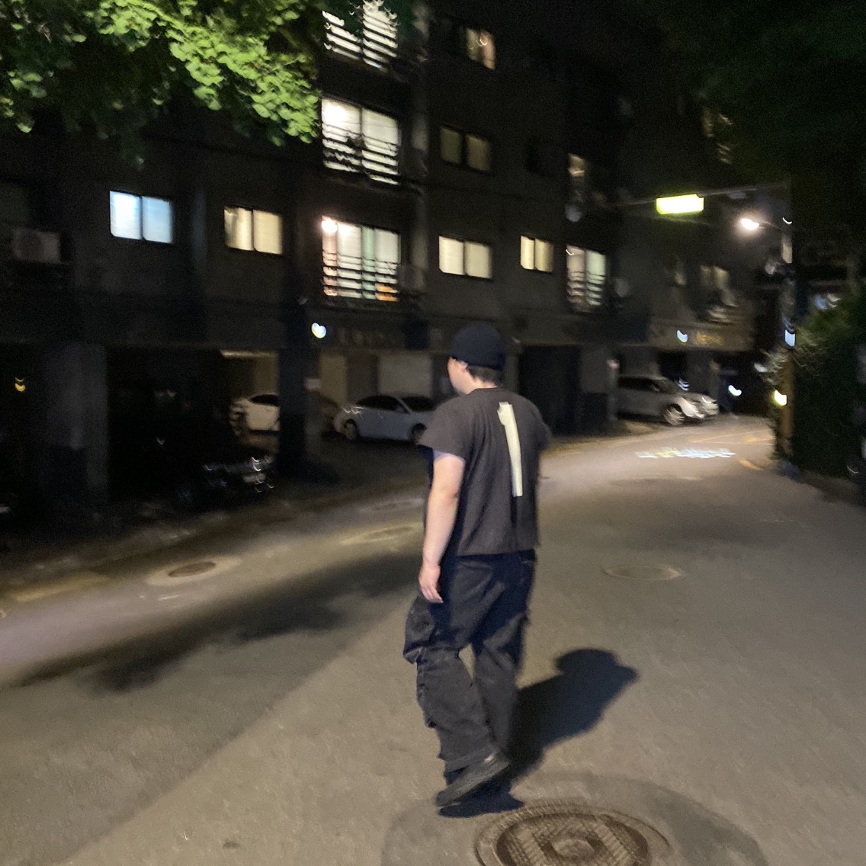 Yeezy One Box T-Shirt Black 착용 스타일 - 1