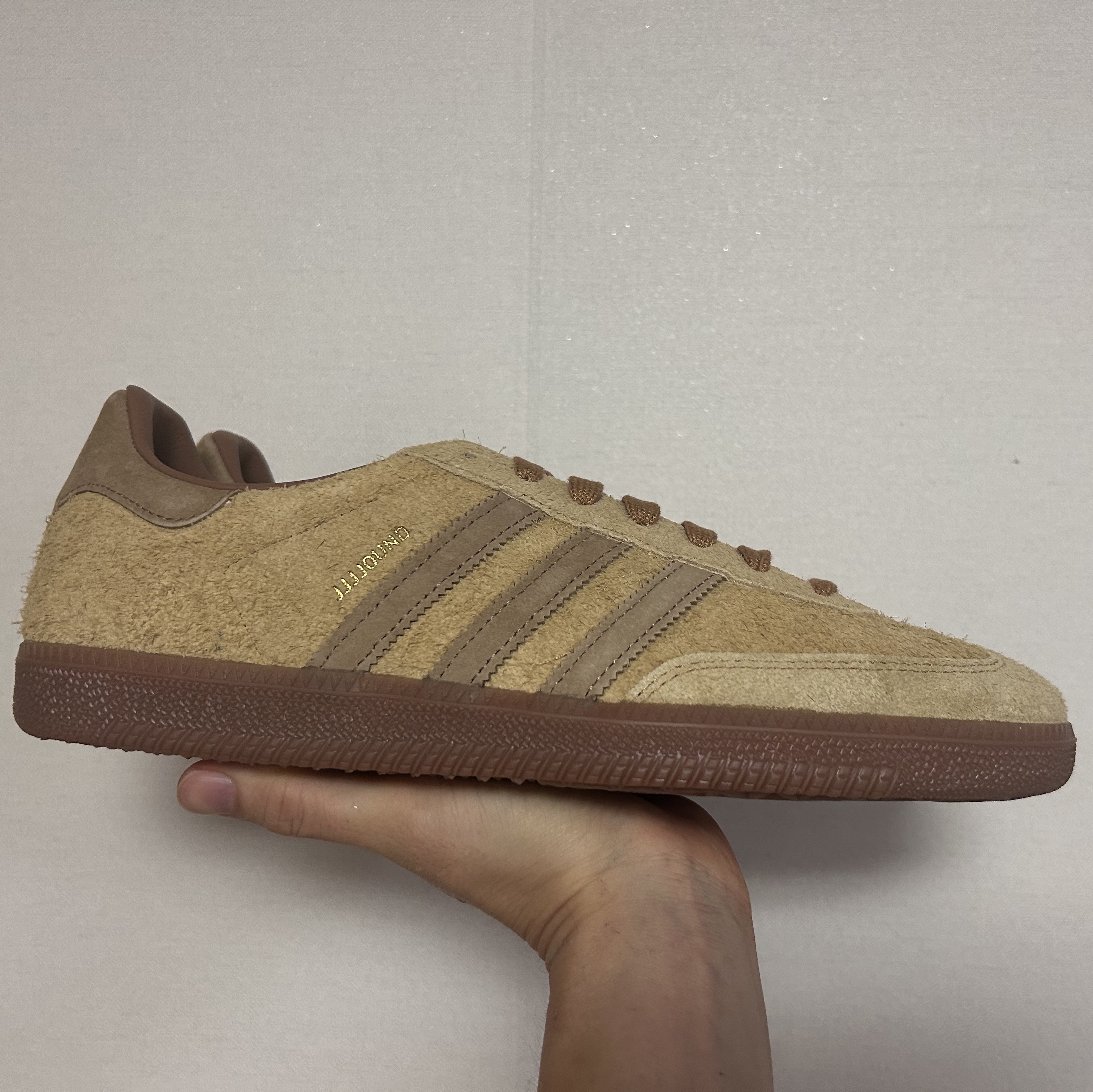 Adidas x JJJJound Samba OG Mesa 착용 스타일 - 1